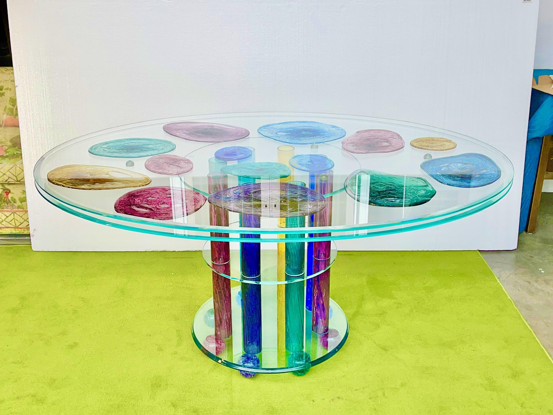 Peter Greenwood Ovaler Esstisch aus Kunstglas (Postmoderne) im Angebot