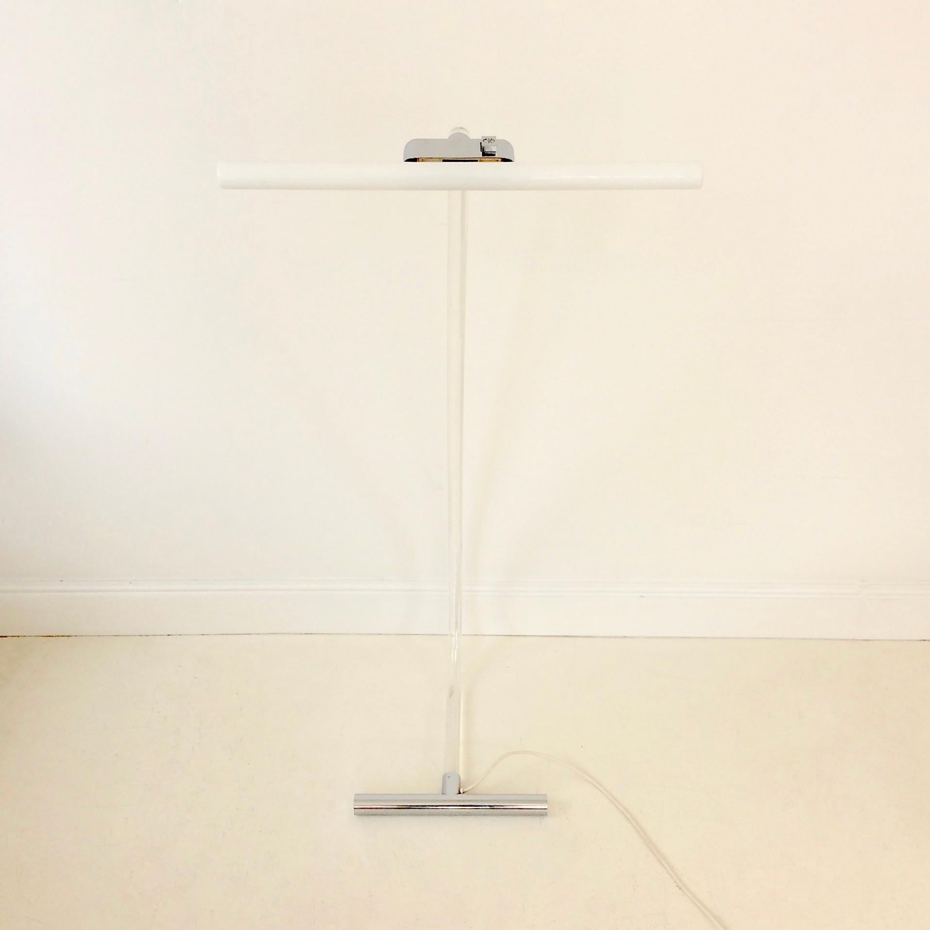 Peter Hamburger Lucite Floor Lamp for Knoll, circa 1970 For Sale 6