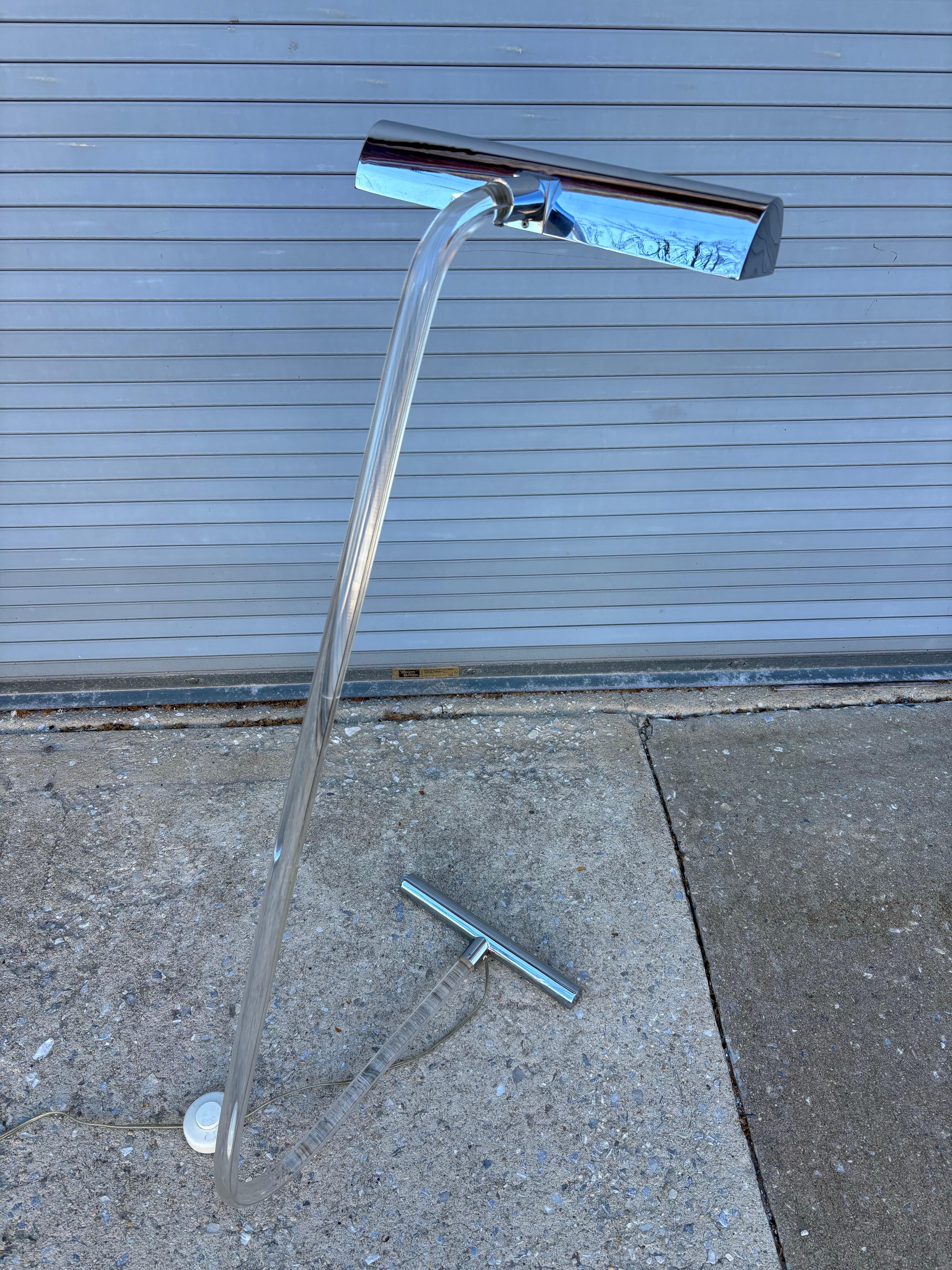 Mid-Century Modern Lampadaire Crystalcord de Peter Hamburger en lucite et chrome en vente