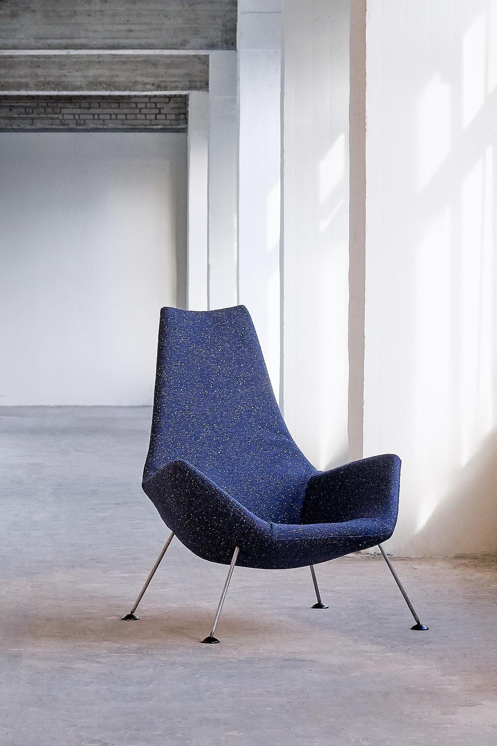 Peter Hoyte Lounge Chair in Blue Raf Simons Bouclé Fabric, England, 1960s 3