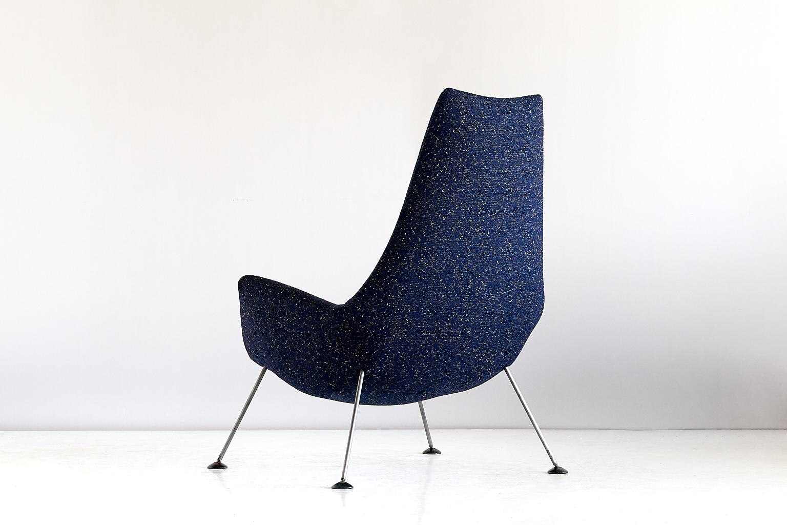 Peter Hoyte Lounge Chair in Blue Raf Simons Bouclé Fabric, England, 1960s In Good Condition In The Hague, NL