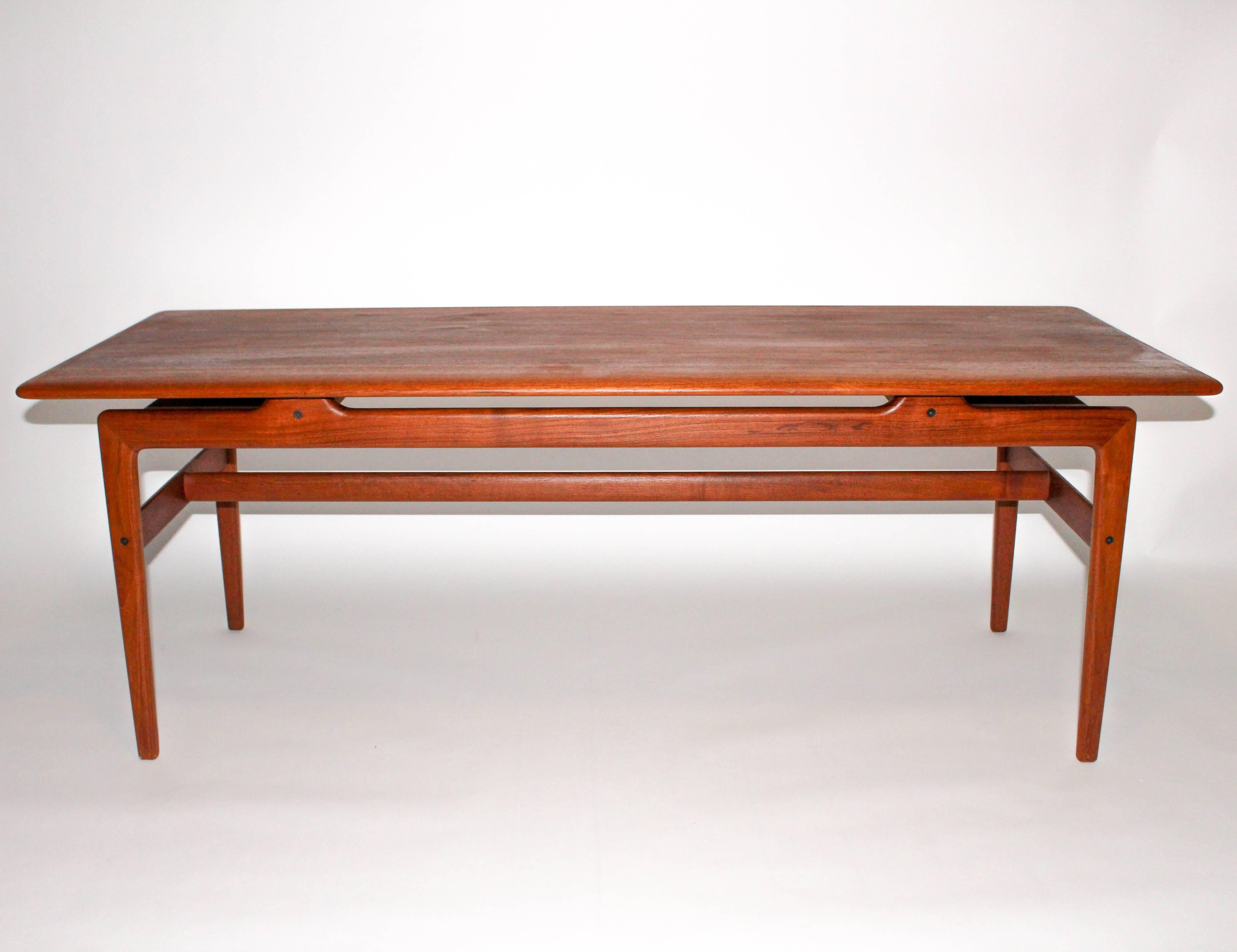 peter hvidt coffee table