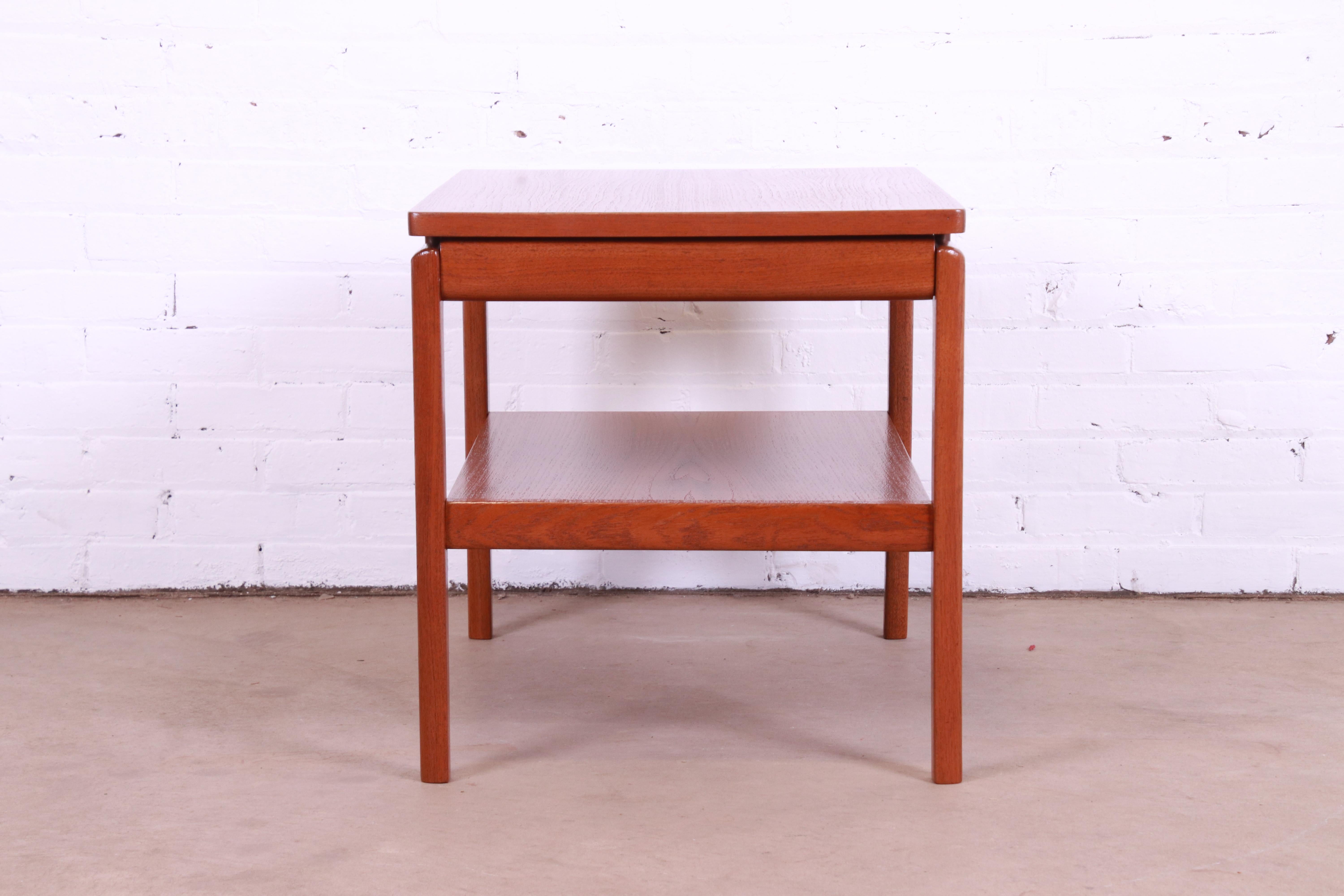 Peter Hvidt and Orla Mølgaard-Nielsen Attributed Danish Modern Teak Side Table In Good Condition For Sale In South Bend, IN