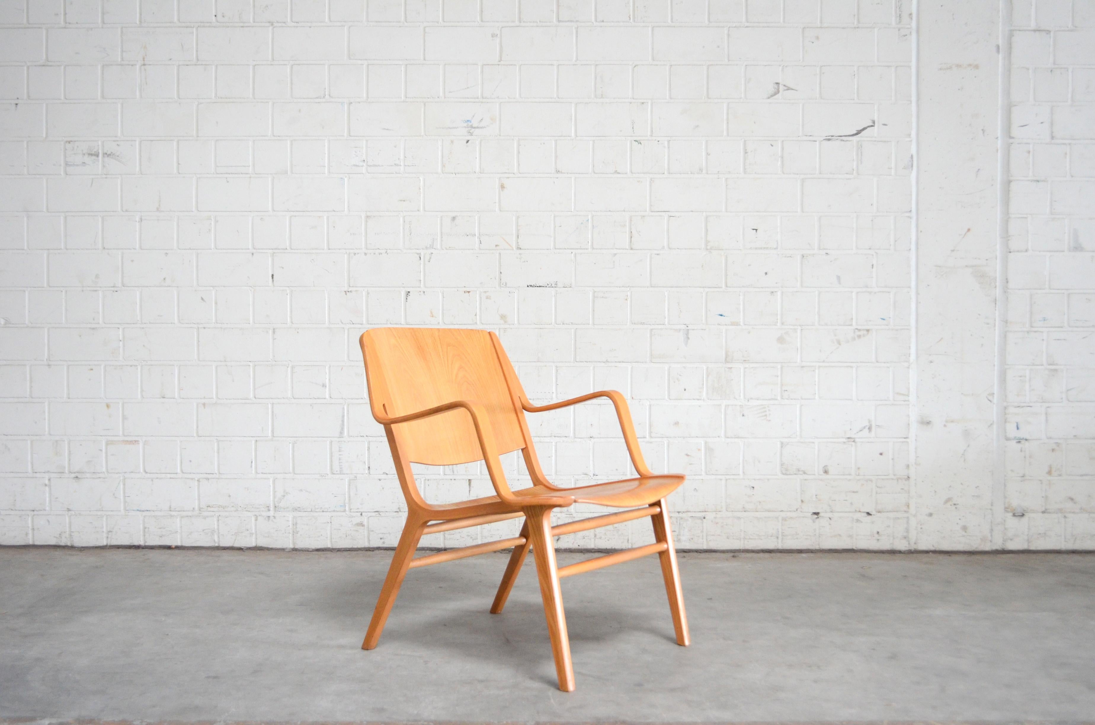 Peter Hvidt and Orla Mølgaard-Nielsen Ax Lounge Chair for Fritz Hansen In Good Condition For Sale In Munich, Bavaria