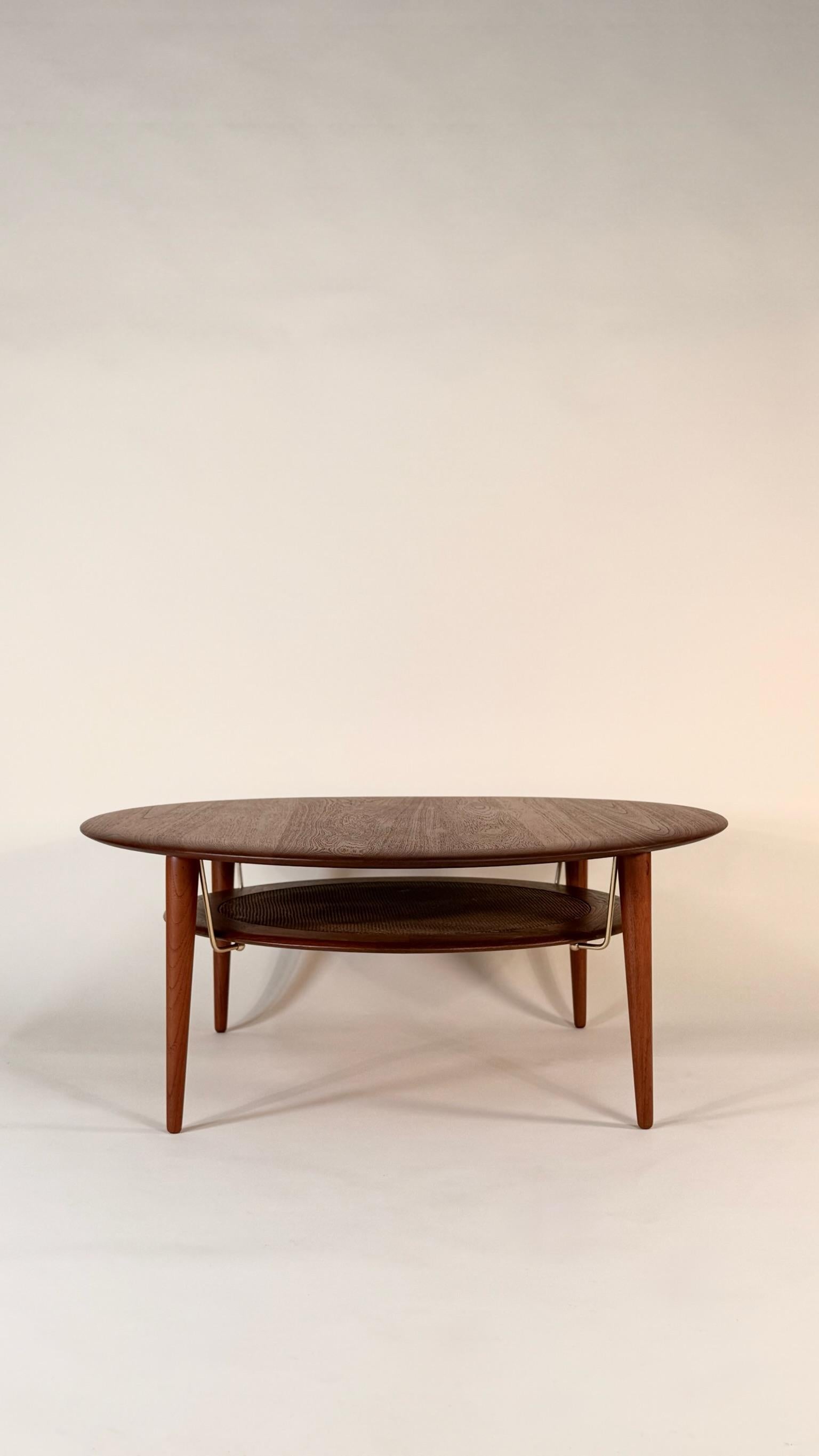 Table basse ronde en teck massif de Peter Hvidt & Orla Mølgaard-Nielsen  Danemark, 19 en vente