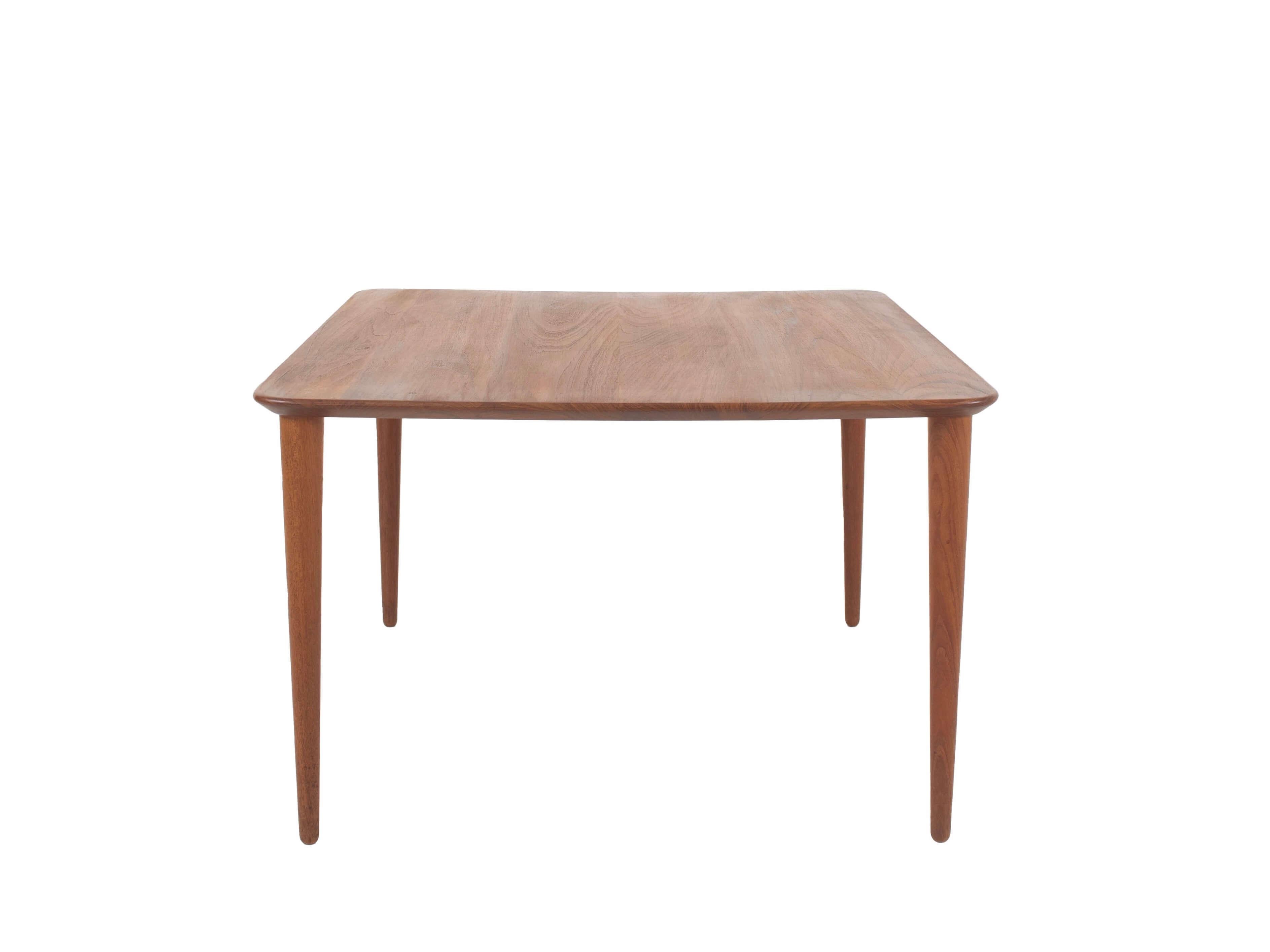 Peter Hvidt and Orla Mølgaard Teak Coffee Table for France & Son, Denmark, 1960s In Good Condition For Sale In Hellouw, NL