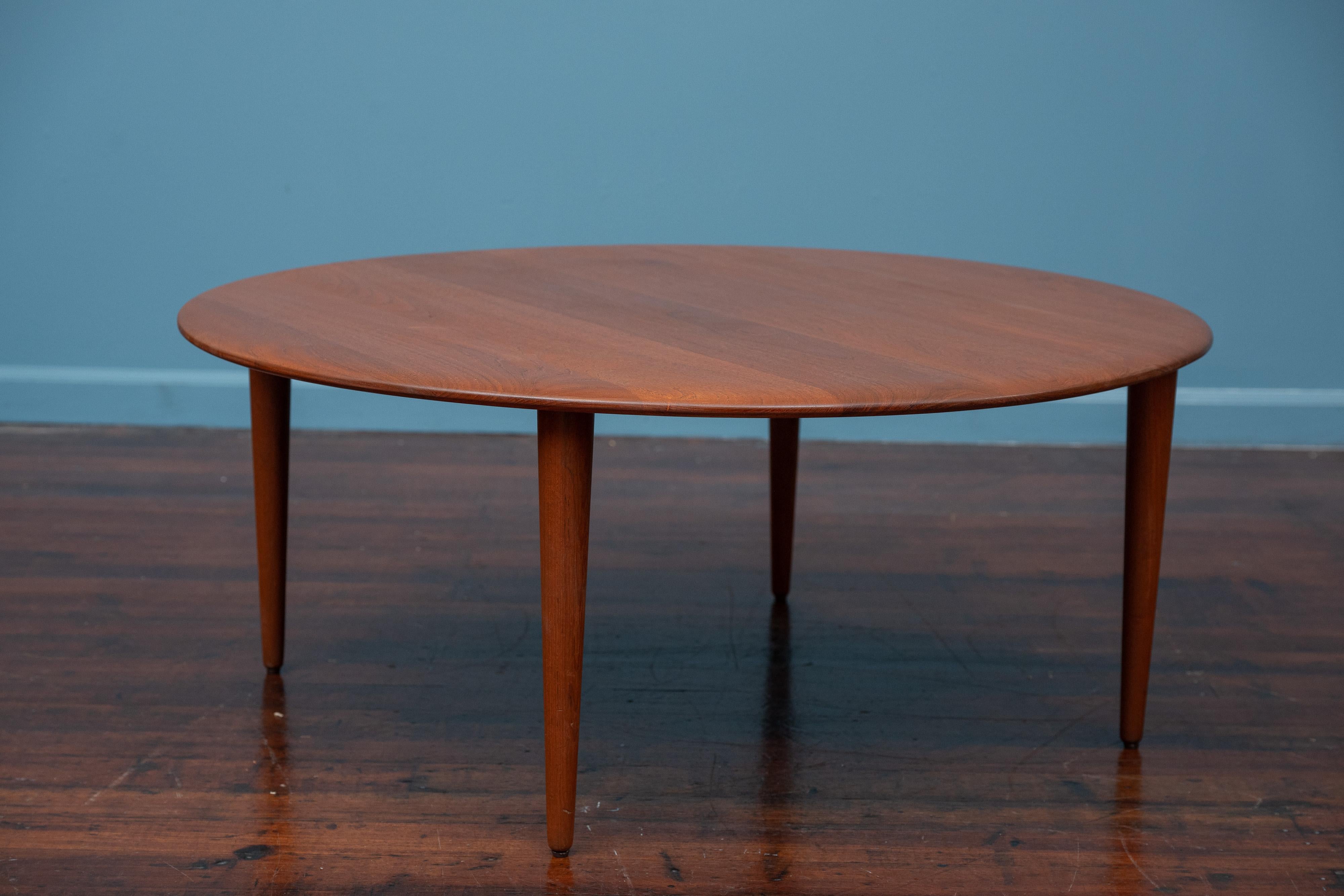 Scandinavo moderno Tavolino da caffè di Peter Hvidt e Orla Molgaard per France & Son in vendita
