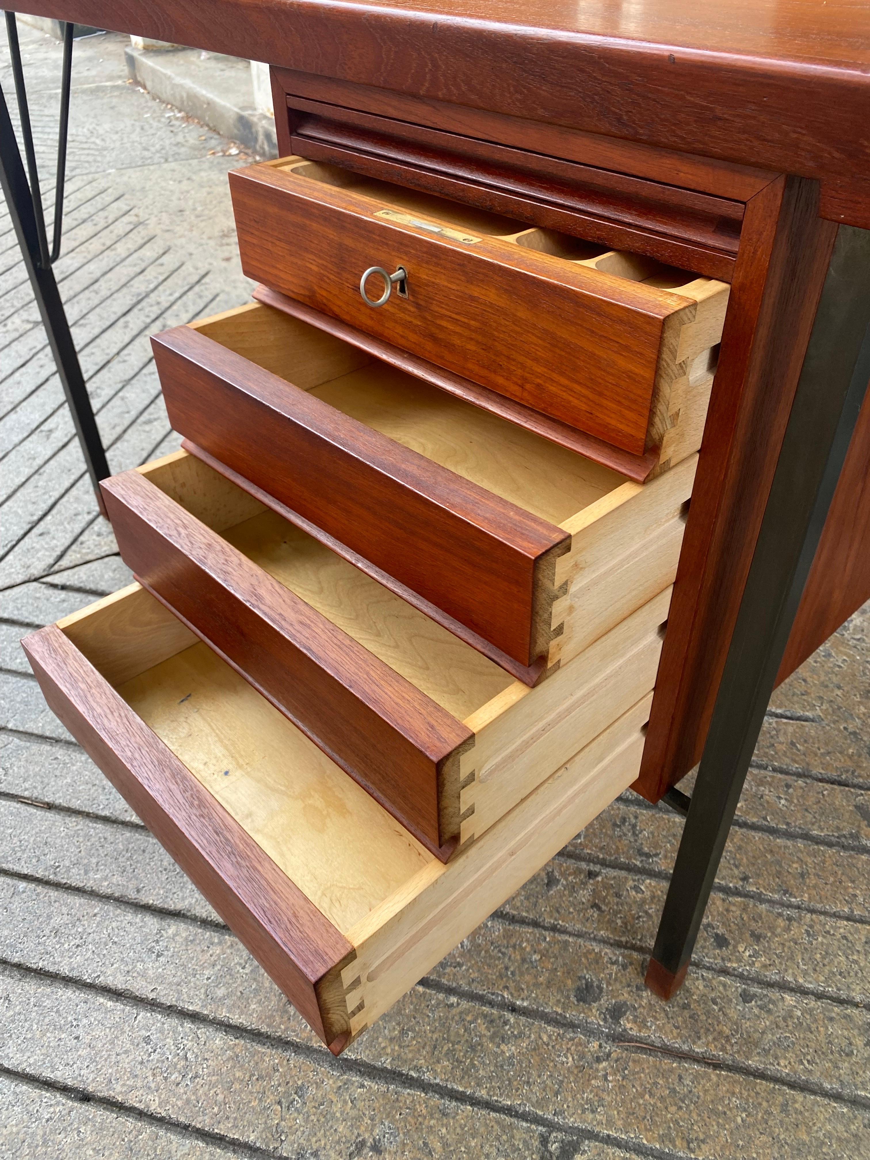 Peter Hvidt and Orla Molgaard-Nielsen  Single Bay Teak Desk for John Stuart For Sale 3