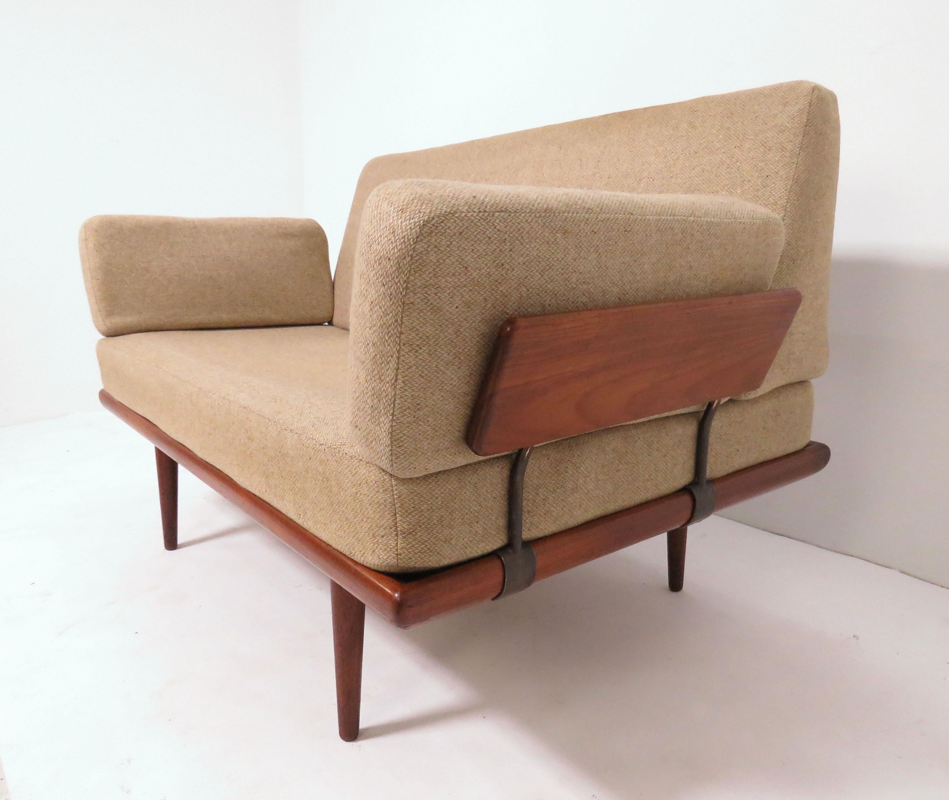 maker and son love seat