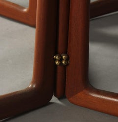 Peter Hvidt und Orla Molgaard Esstisch aus massivem Teakholz mit Fallblättern