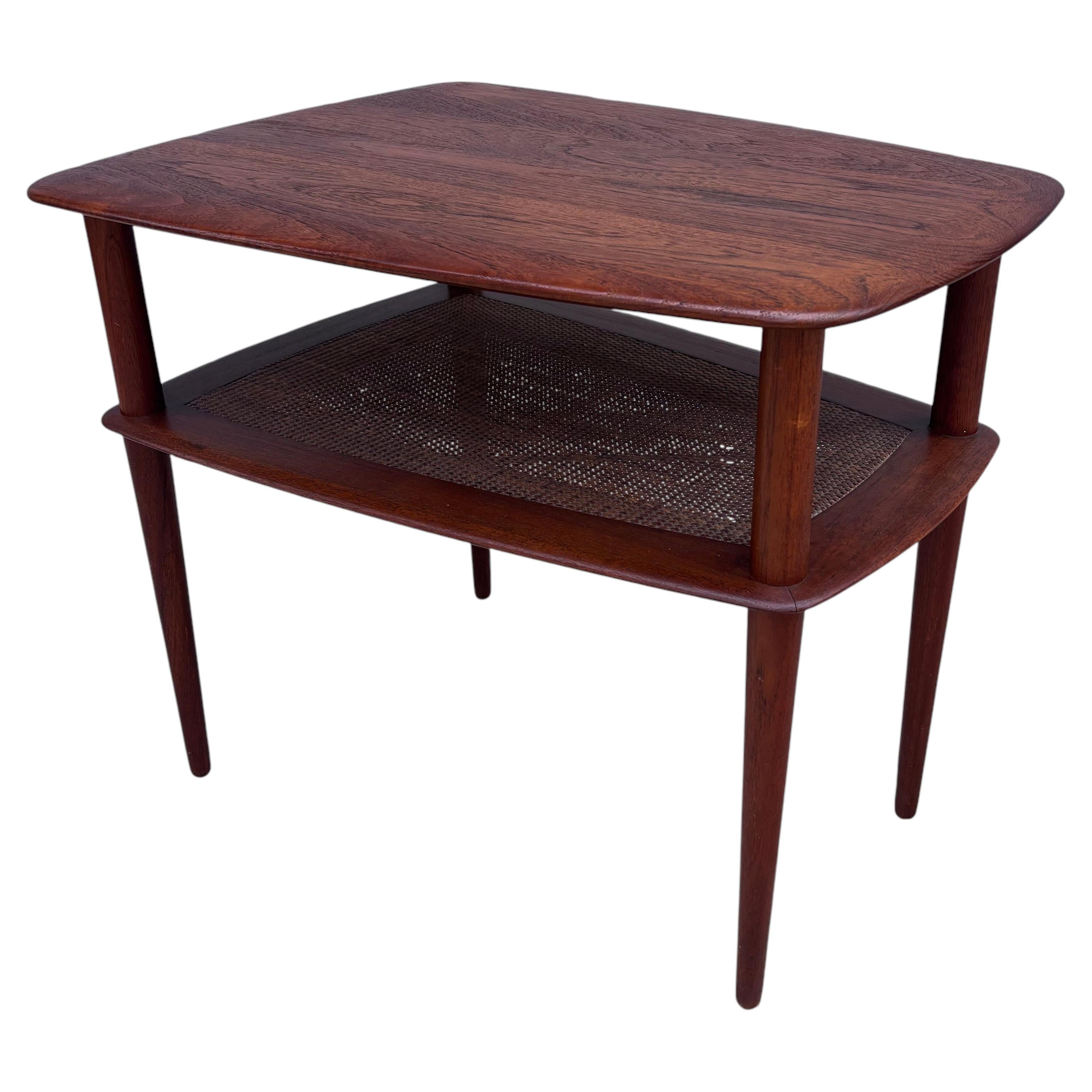 Table d'appoint en teck et rotin de Peter Hvidt et Orla Molgaard
