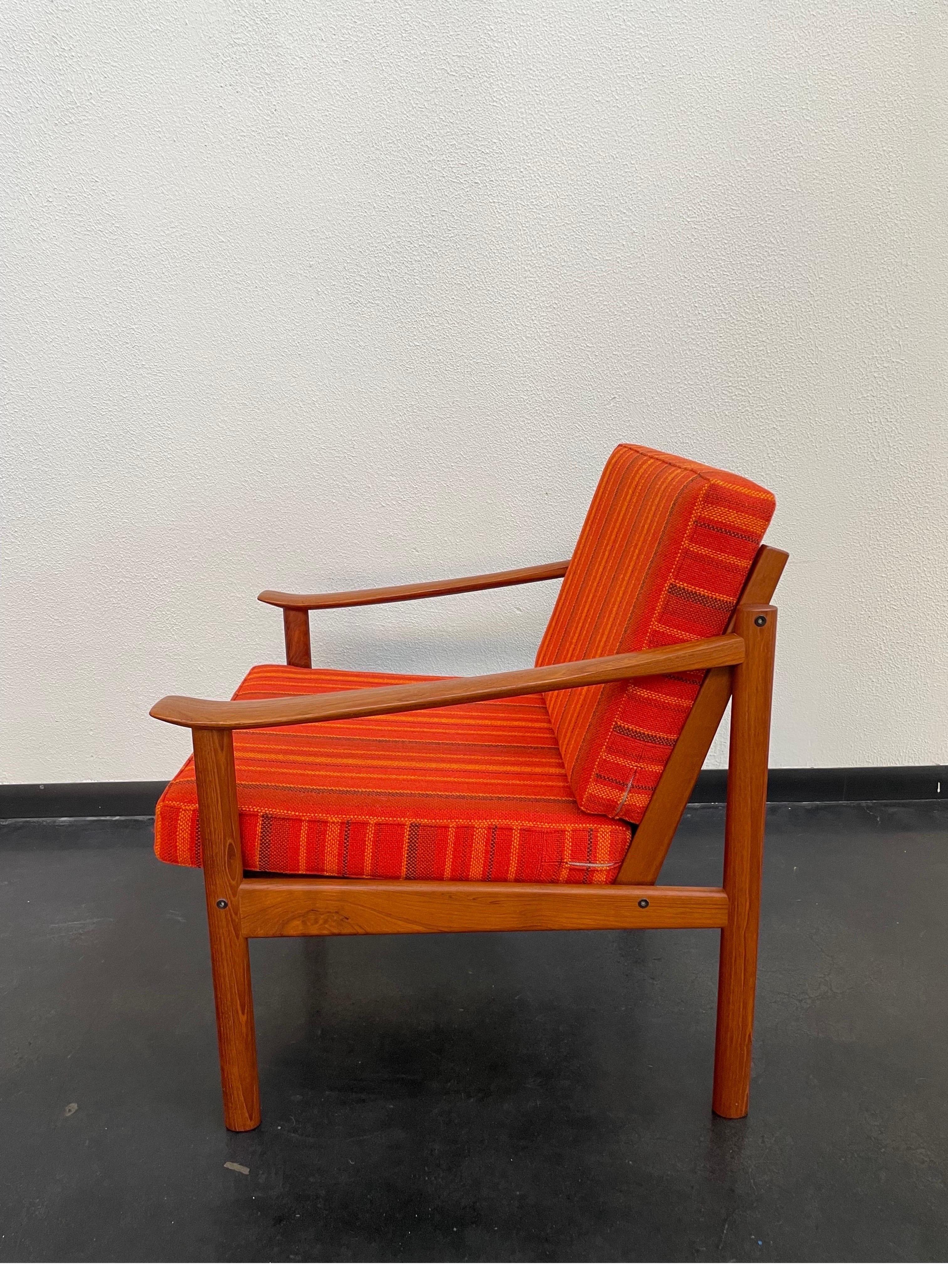 Danish Mid-Century Modern Peter Hvidt for Soborg lounge chair.