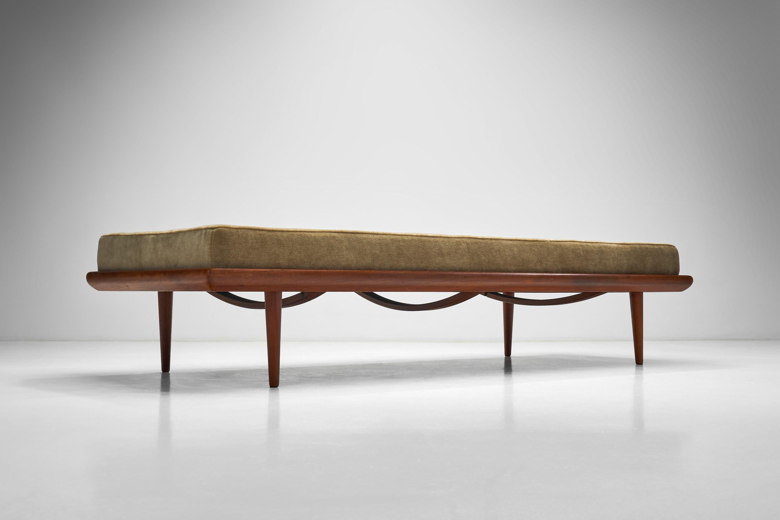 Peter Hvidt Daybed for France & Søn, Denmark 1960s For Sale 5