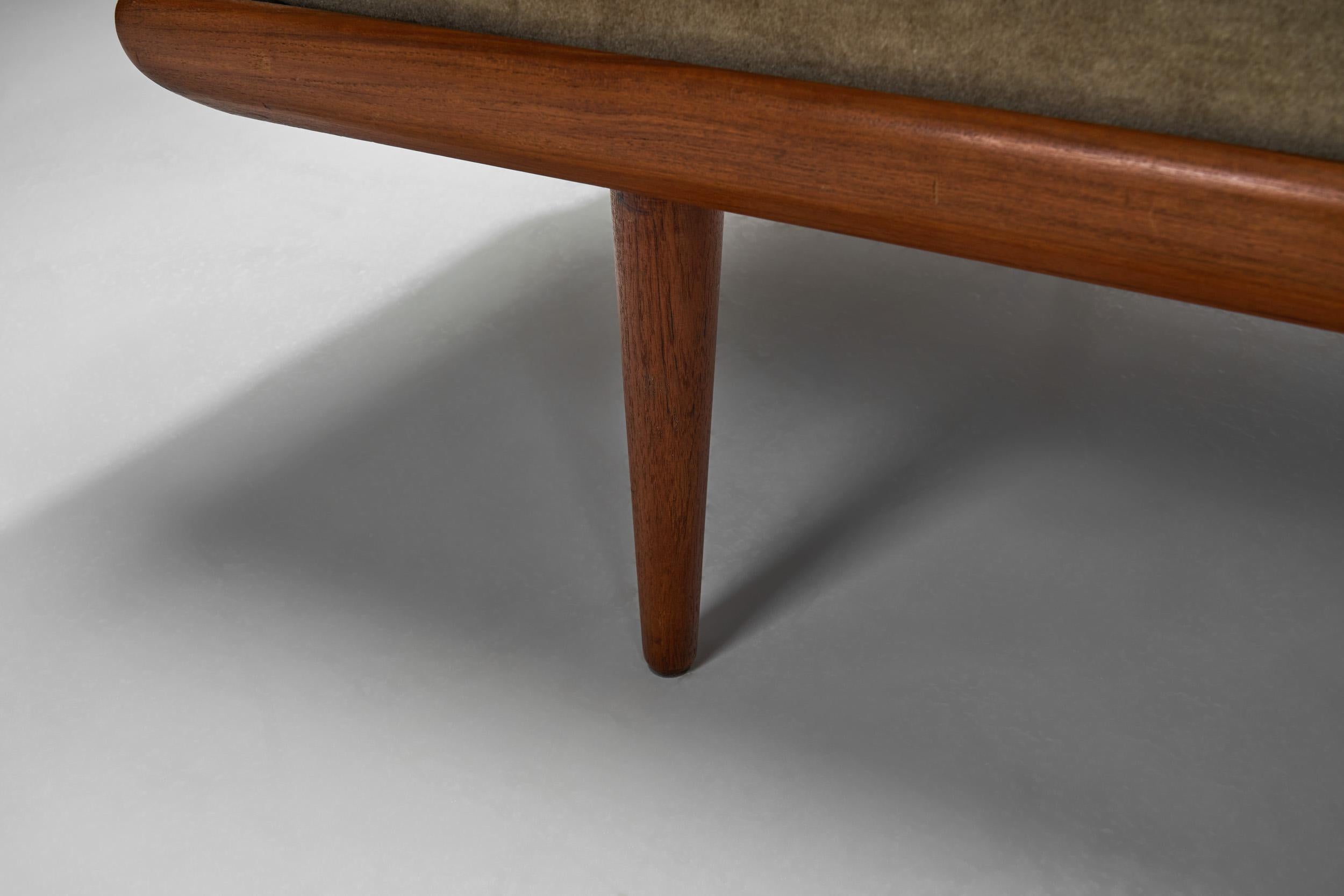 Peter Hvidt Daybed for France & Søn, Denmark 1960s For Sale 7