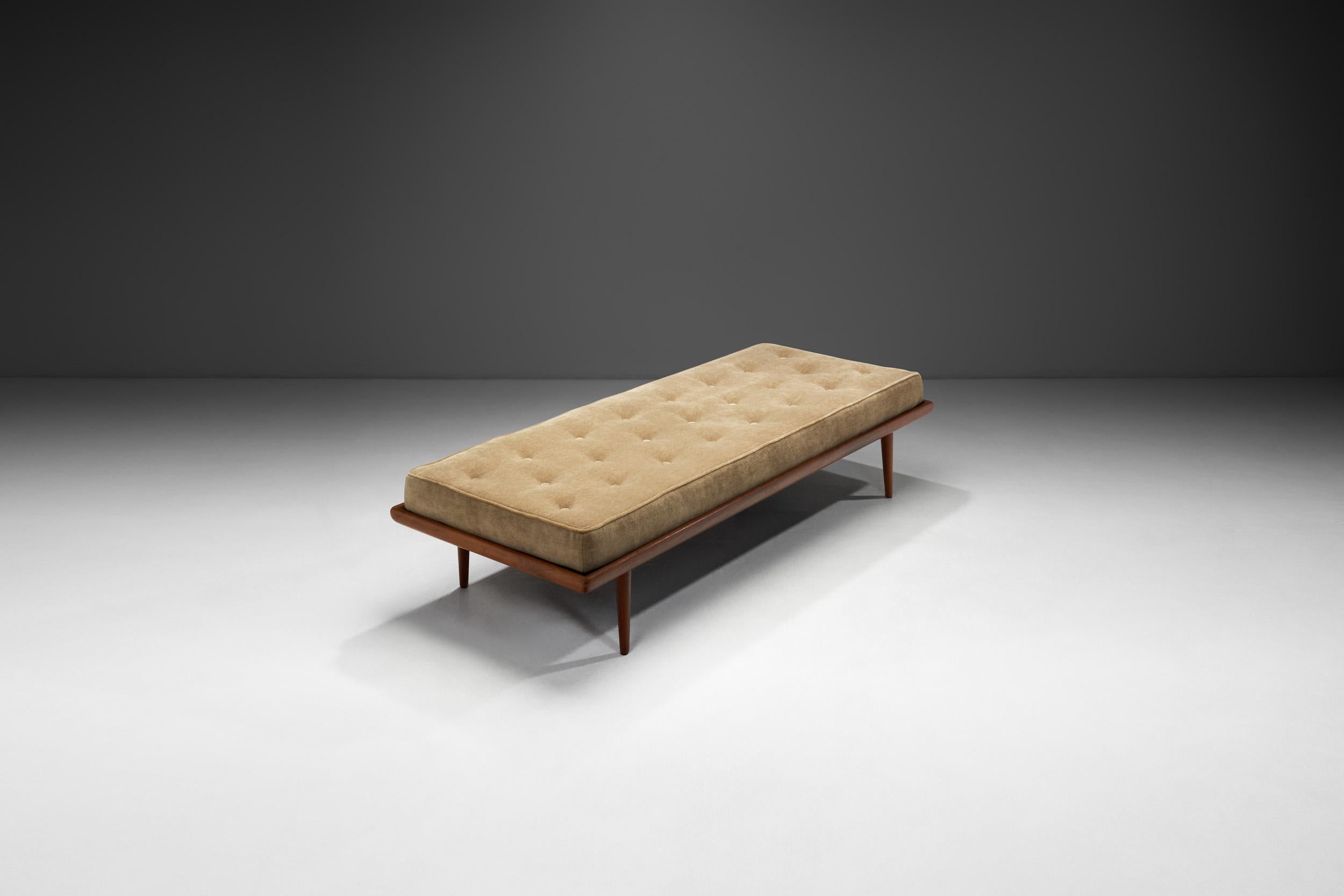 Danish Peter Hvidt Daybed for France & Søn, Denmark 1960s For Sale