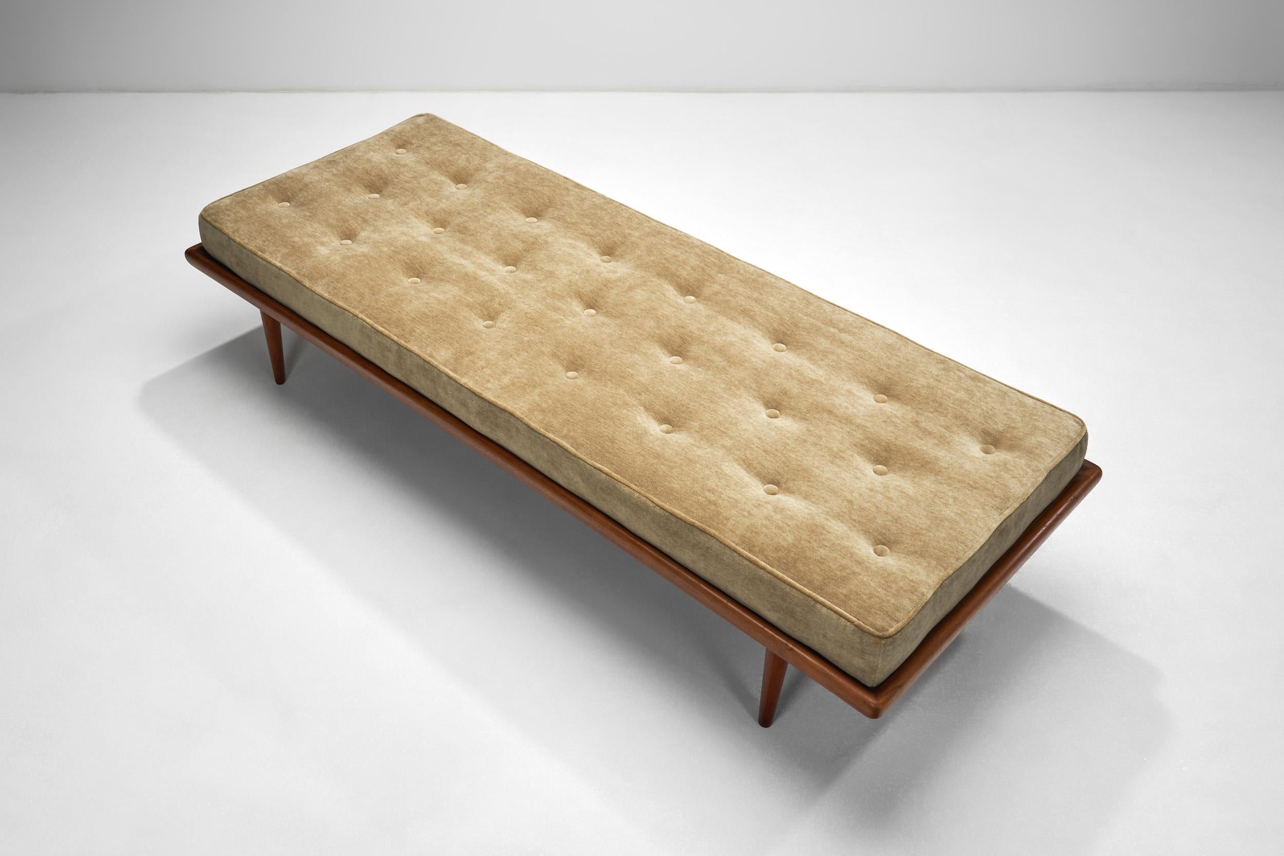 Mid-20th Century Peter Hvidt Daybed for France & Søn, Denmark 1960s For Sale