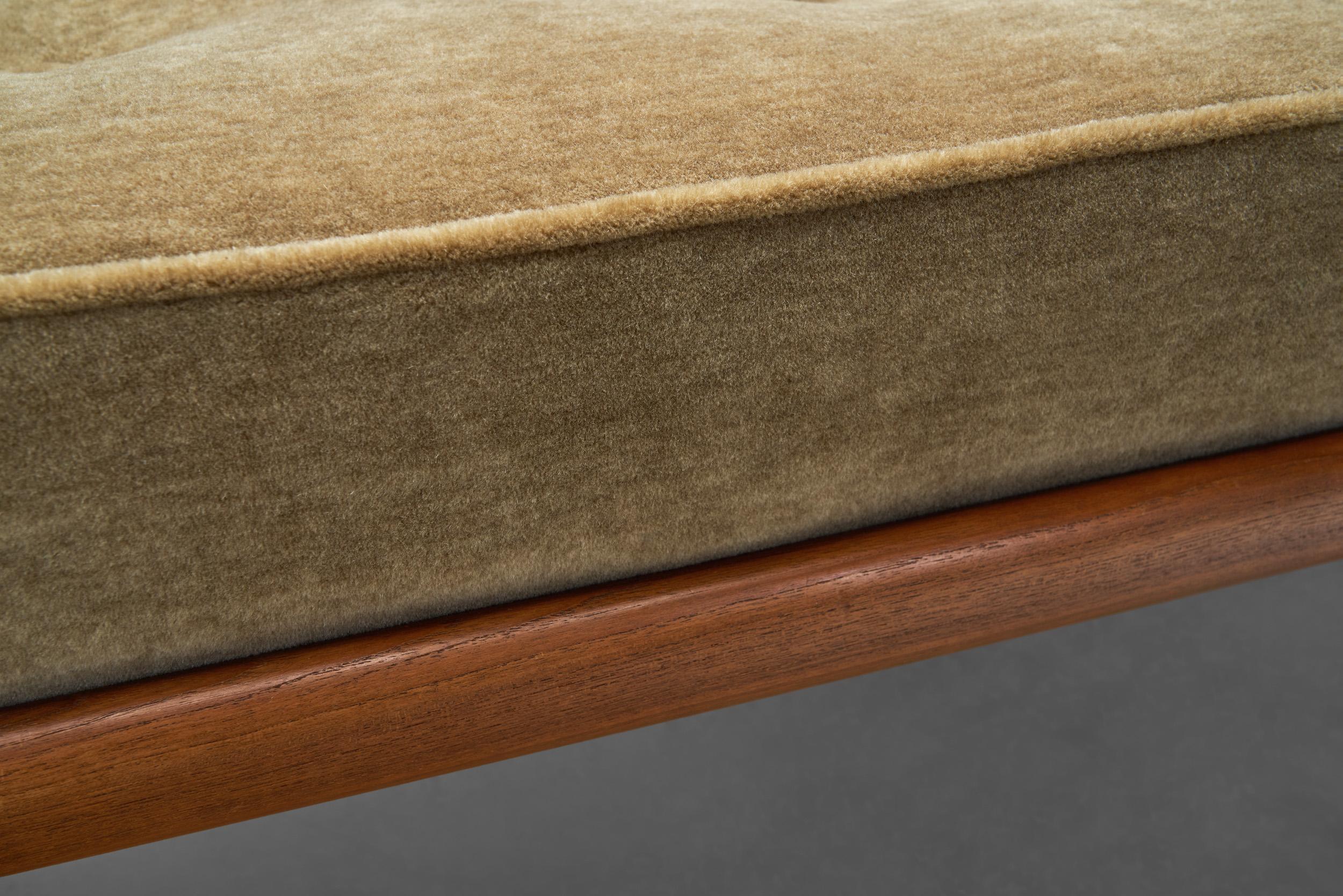 Peter Hvidt Daybed for France & Søn, Denmark 1960s For Sale 2