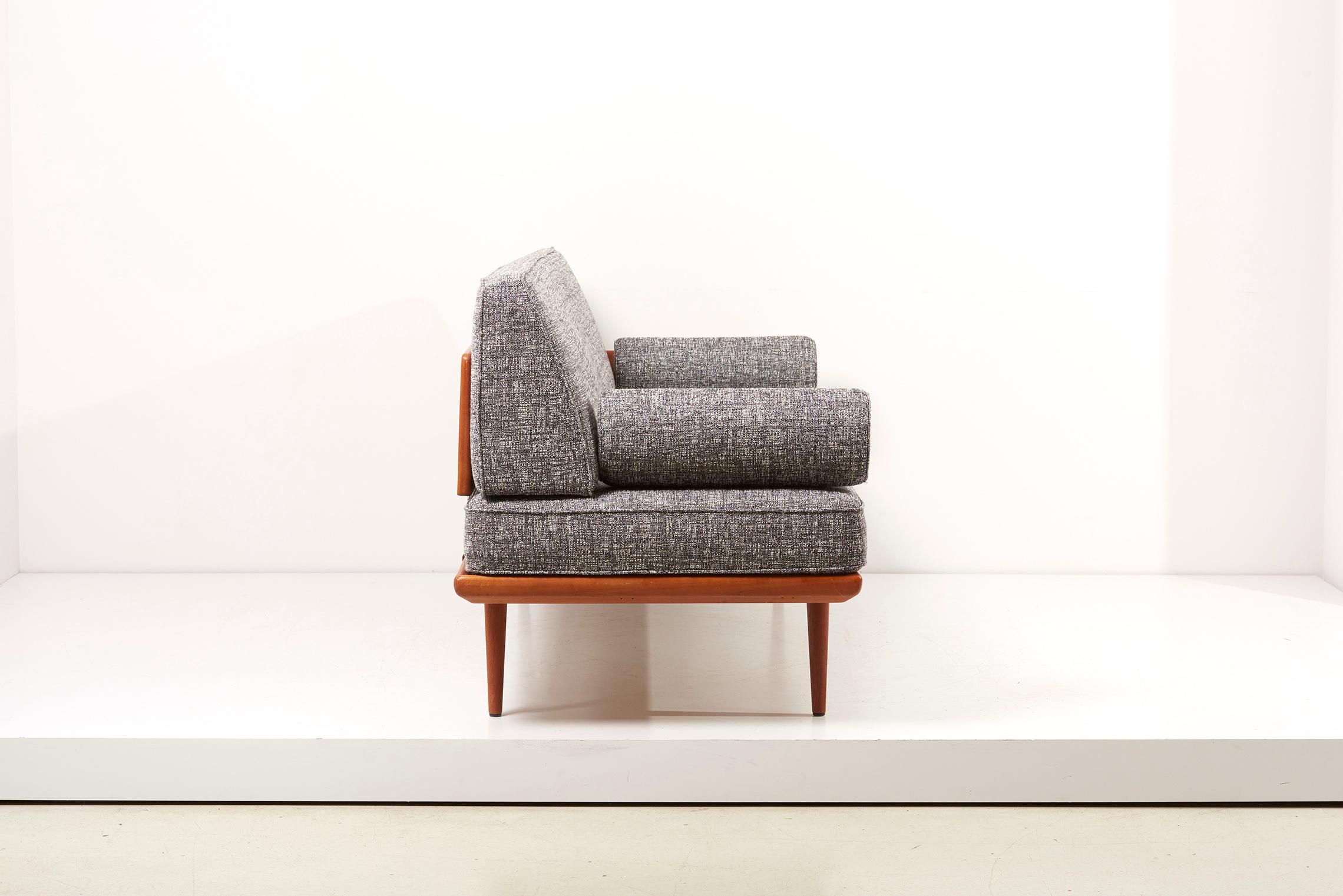Sofá o diván gris Peter Hvidt, Dinamarca Años 50 en venta 4