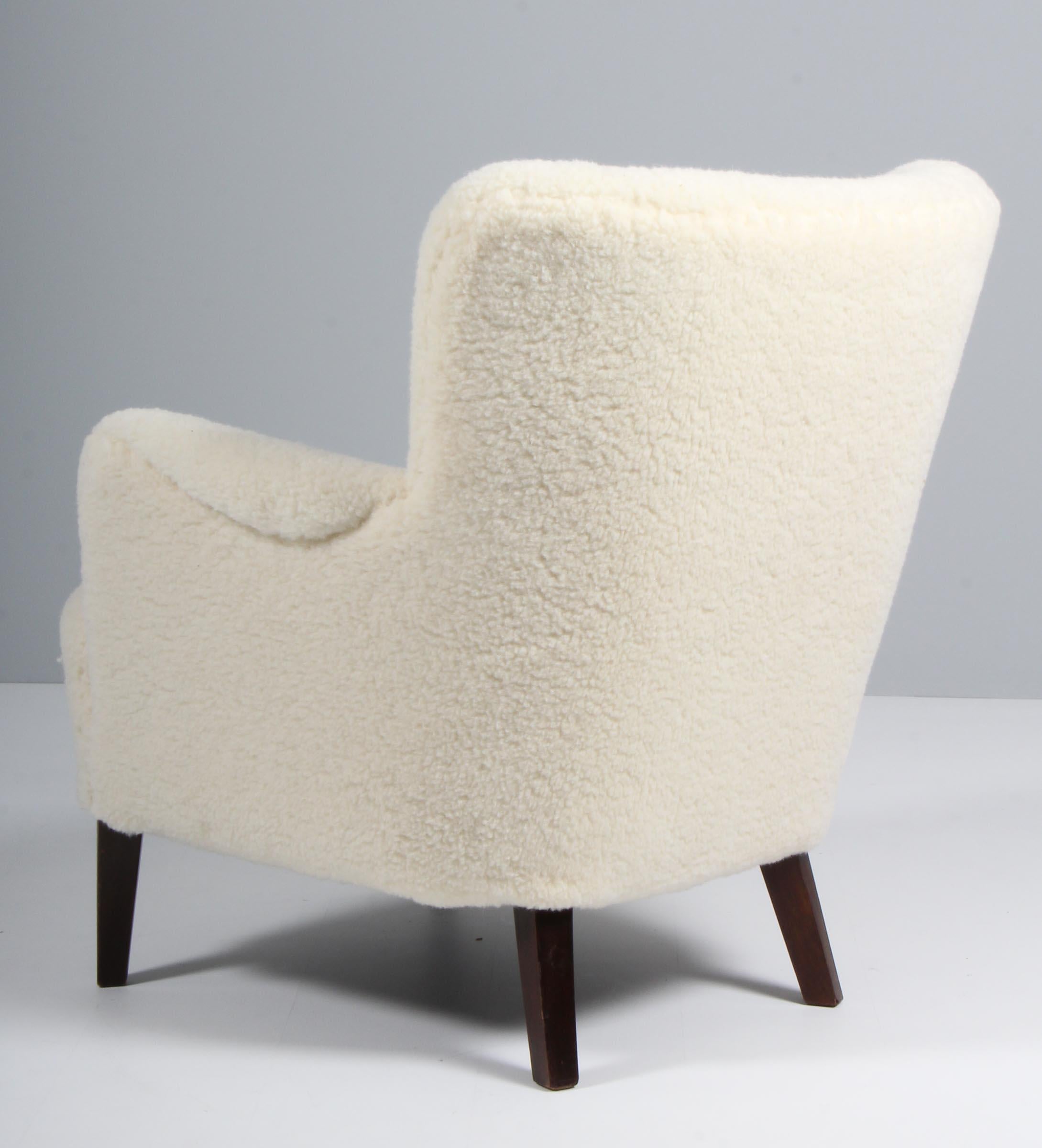 Peter Hvidt Early Lounge Chair in Sheepskin In Good Condition In Esbjerg, DK