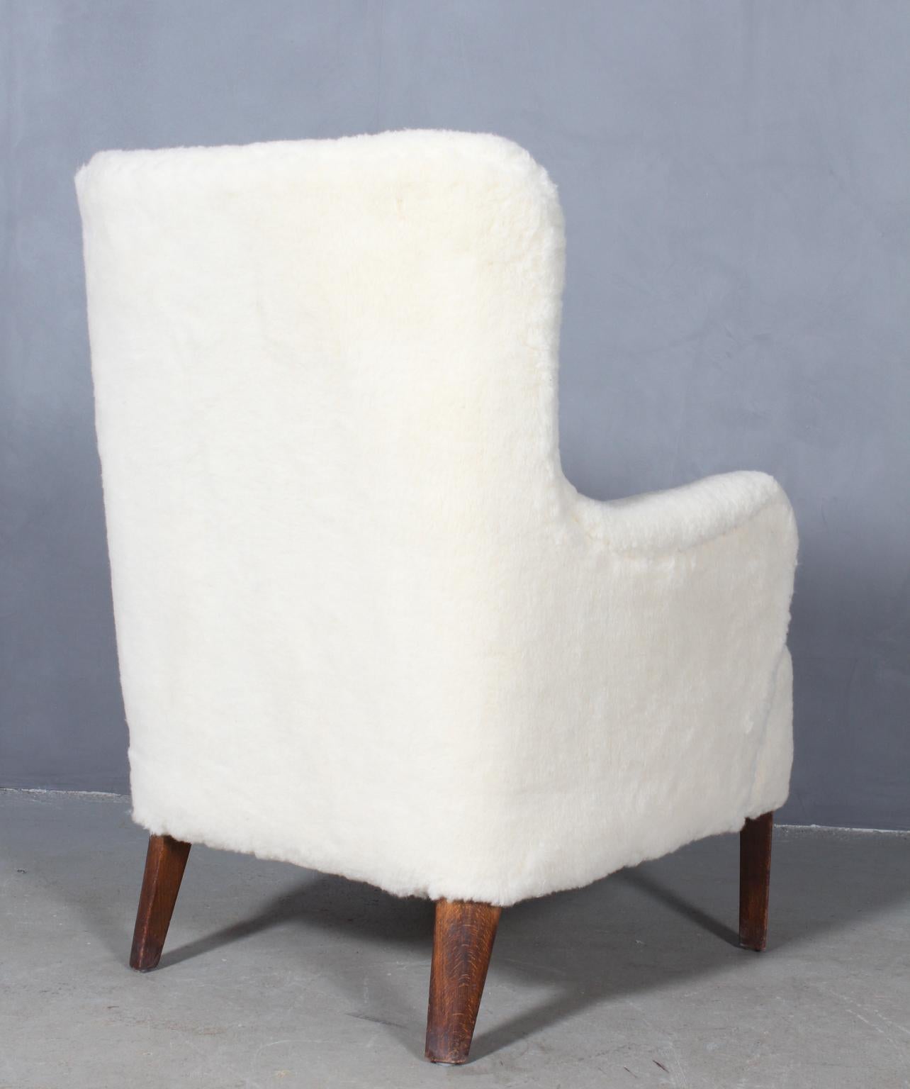 Mid-20th Century Peter Hvidt Early Lounge Chair in Sheepskin