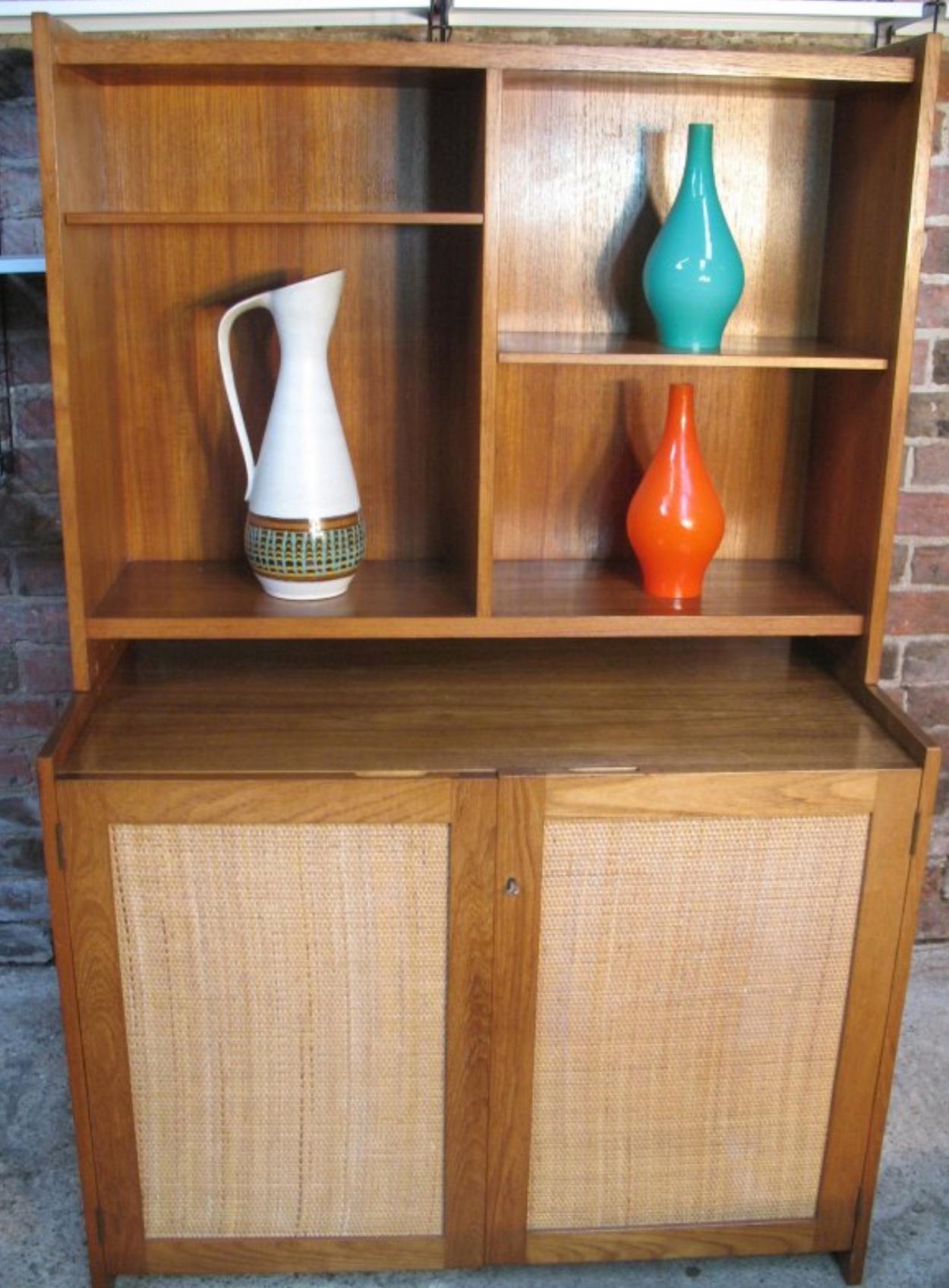 Peter Hvidt für France & Son Teak, Vintage 1960er Jahre hohe Credensa / Anrichte (20. Jahrhundert) im Angebot