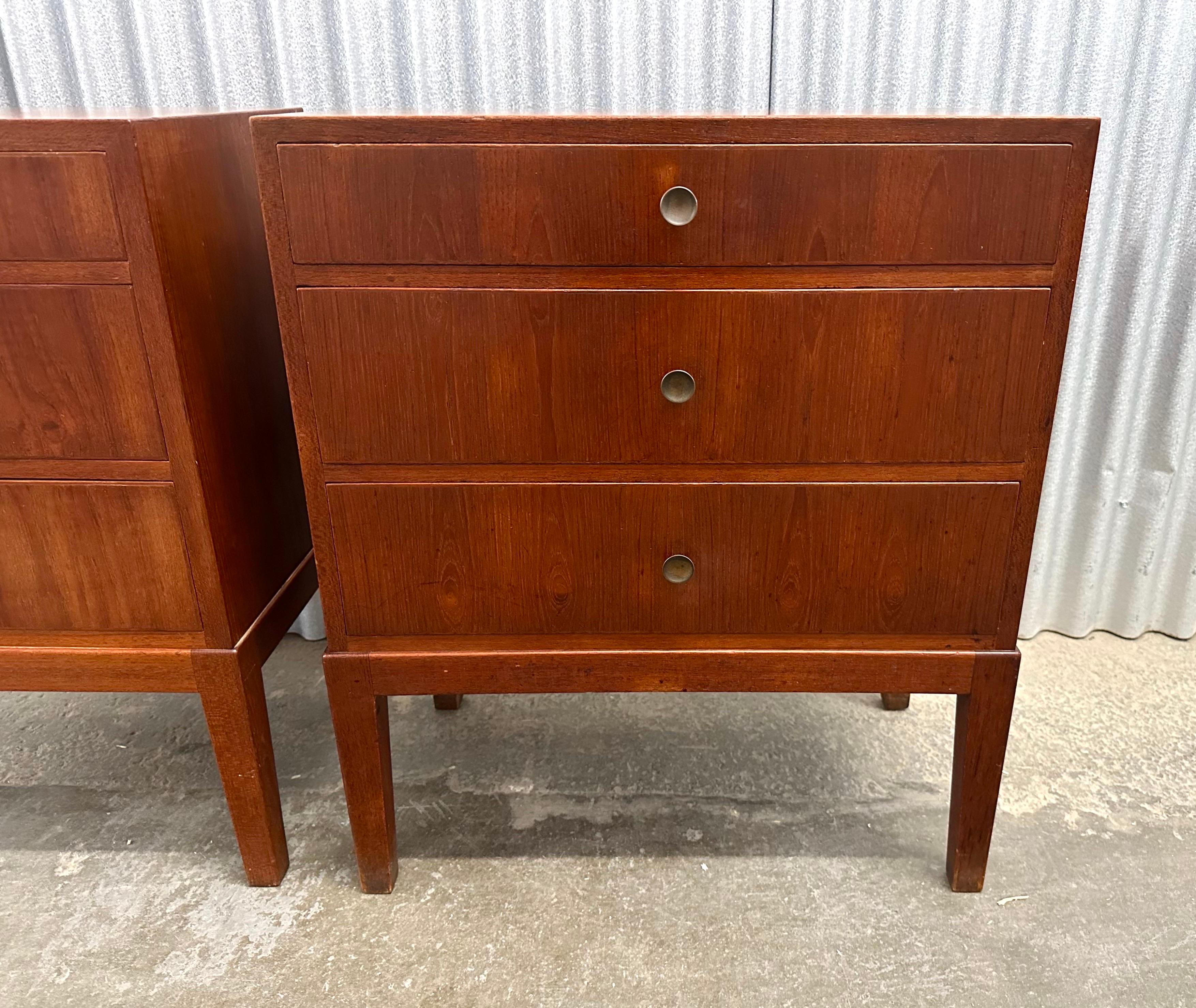 Peter Hvidt for Thorald Madsen, Pair of Petite Teak Cabinets For Sale 5