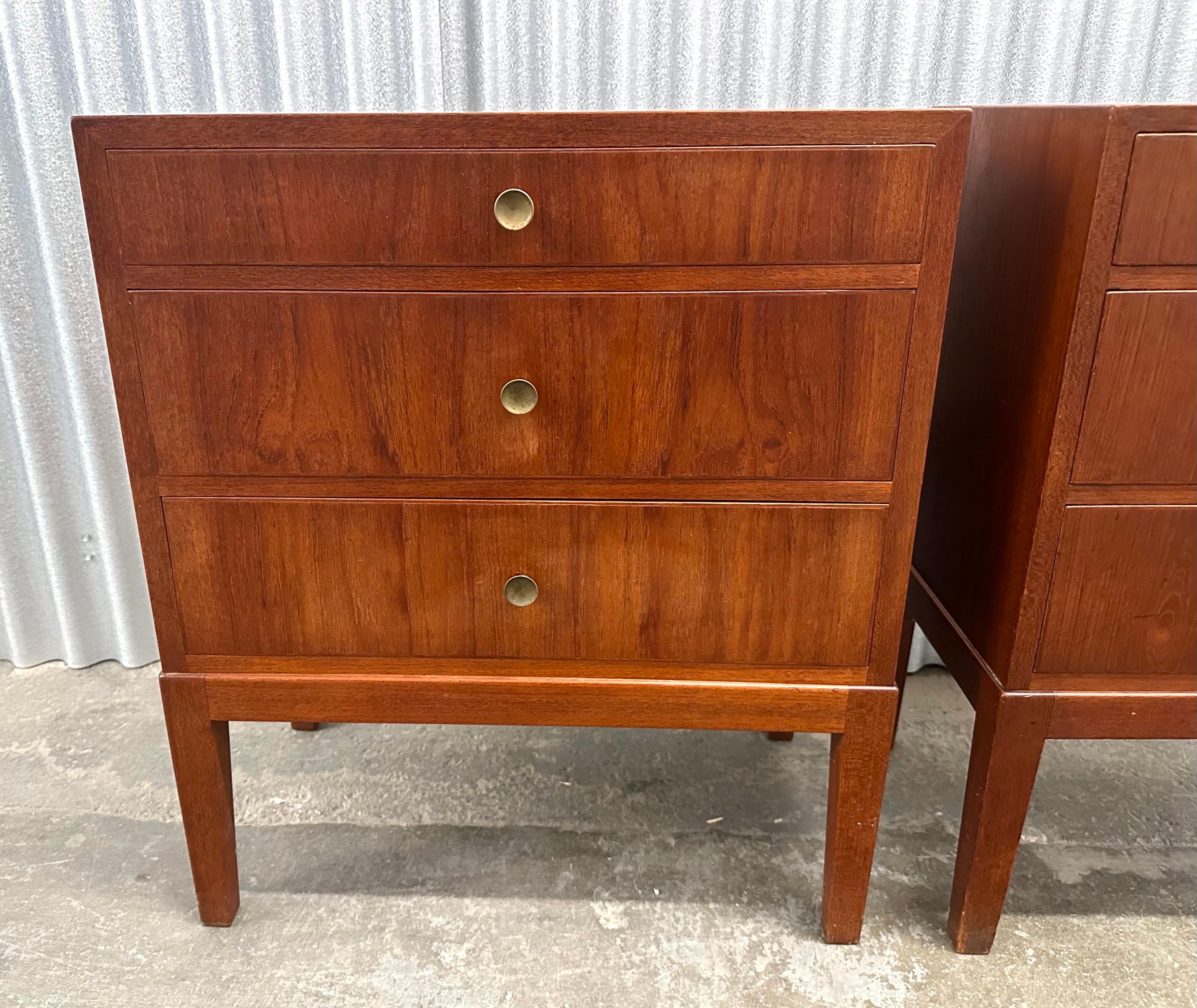 Peter Hvidt for Thorald Madsen, Pair of Petite Teak Cabinets For Sale 7