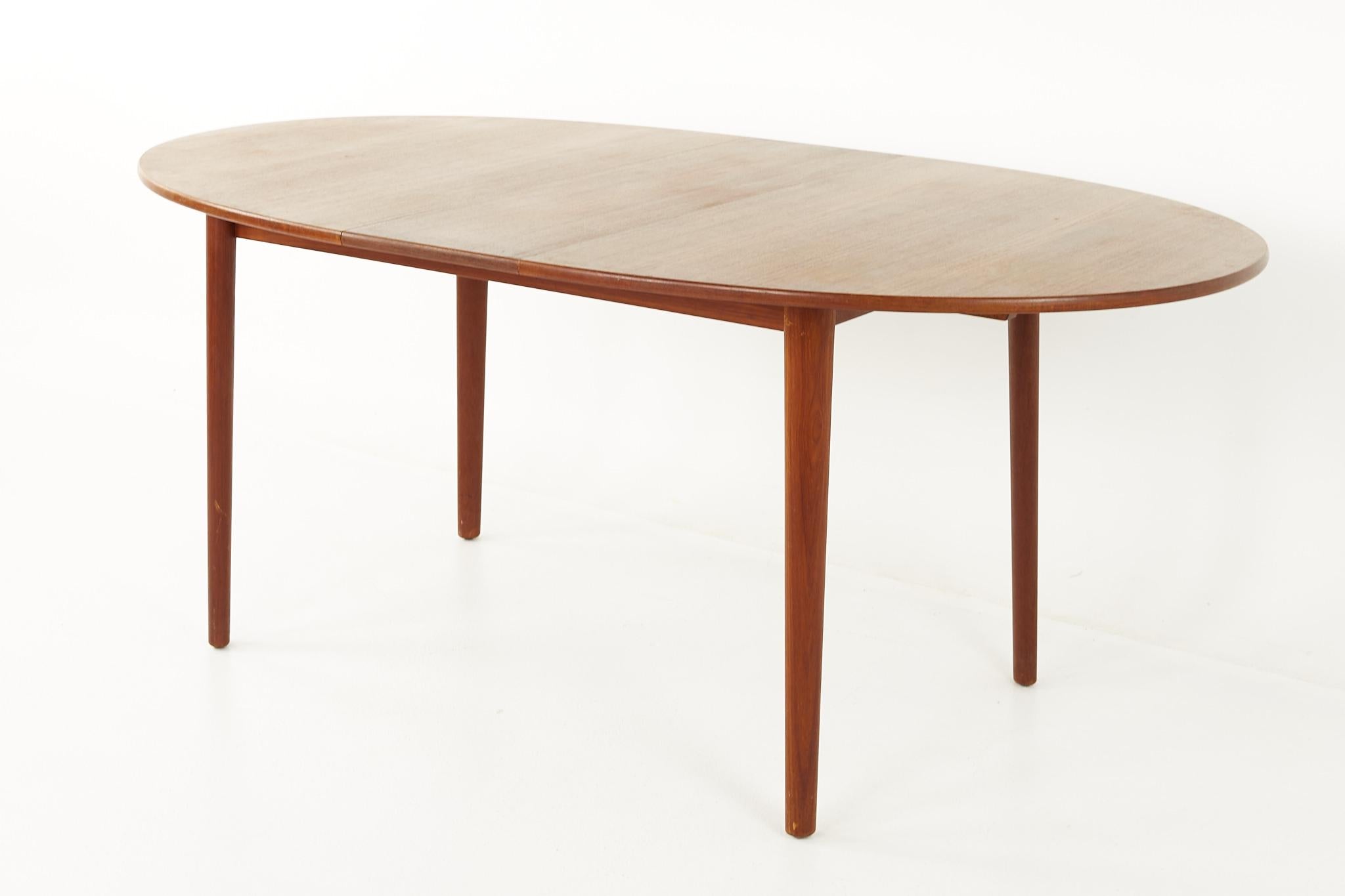 Peter Hvidt Mid Century Dining Table with 2 Leaves 4