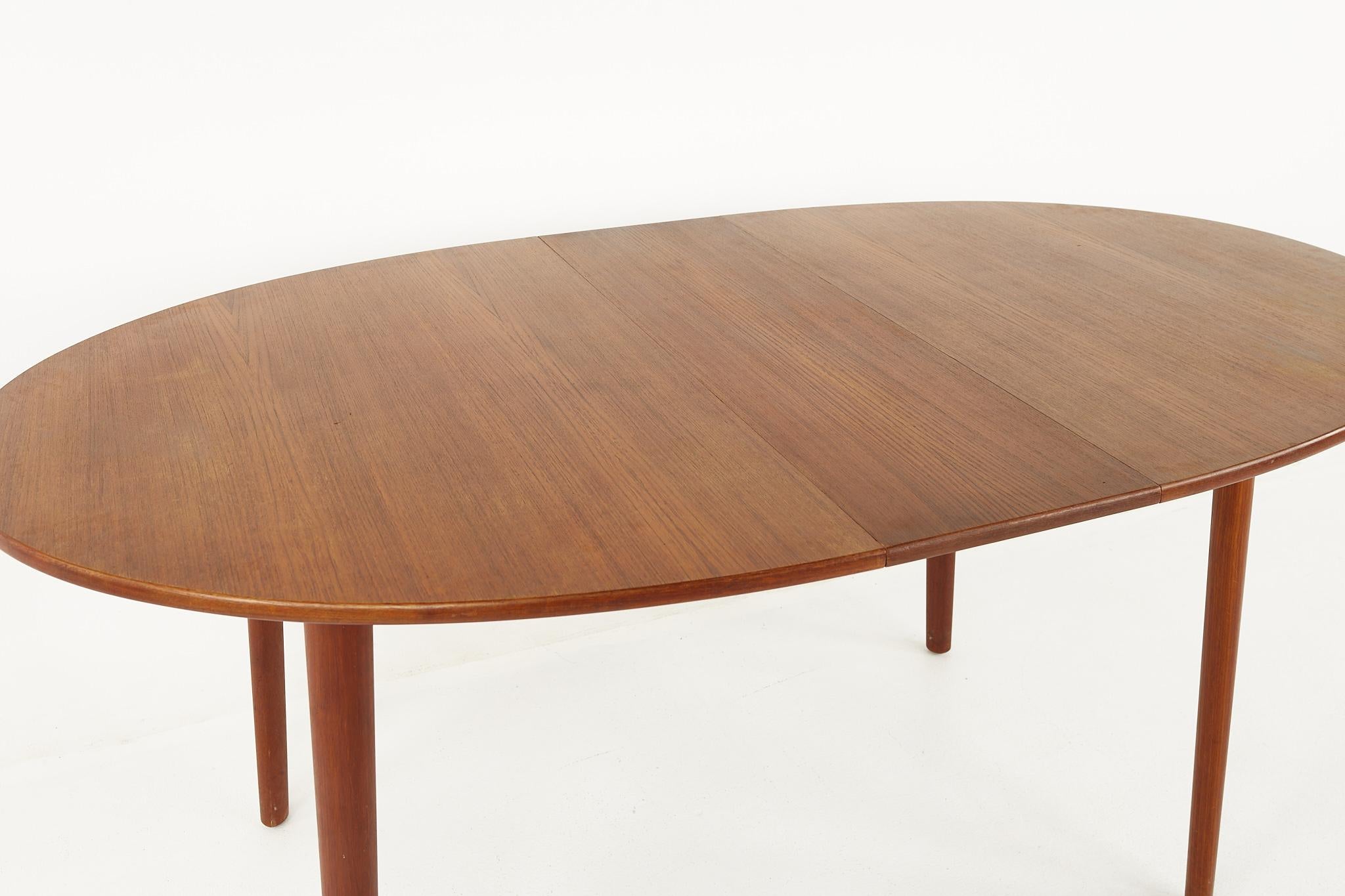 Peter Hvidt Mid Century Dining Table with 2 Leaves 5