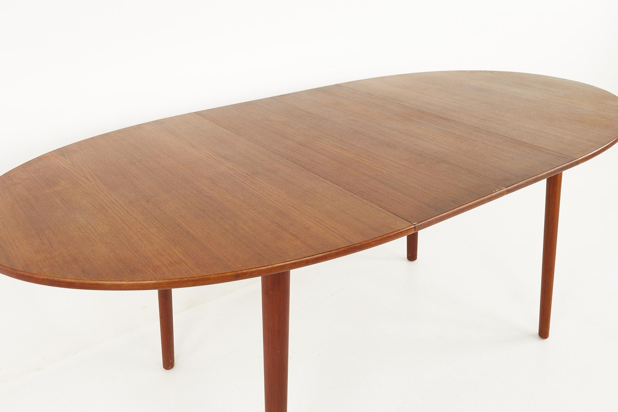 Peter Hvidt Mid Century Dining Table with 2 Leaves 10