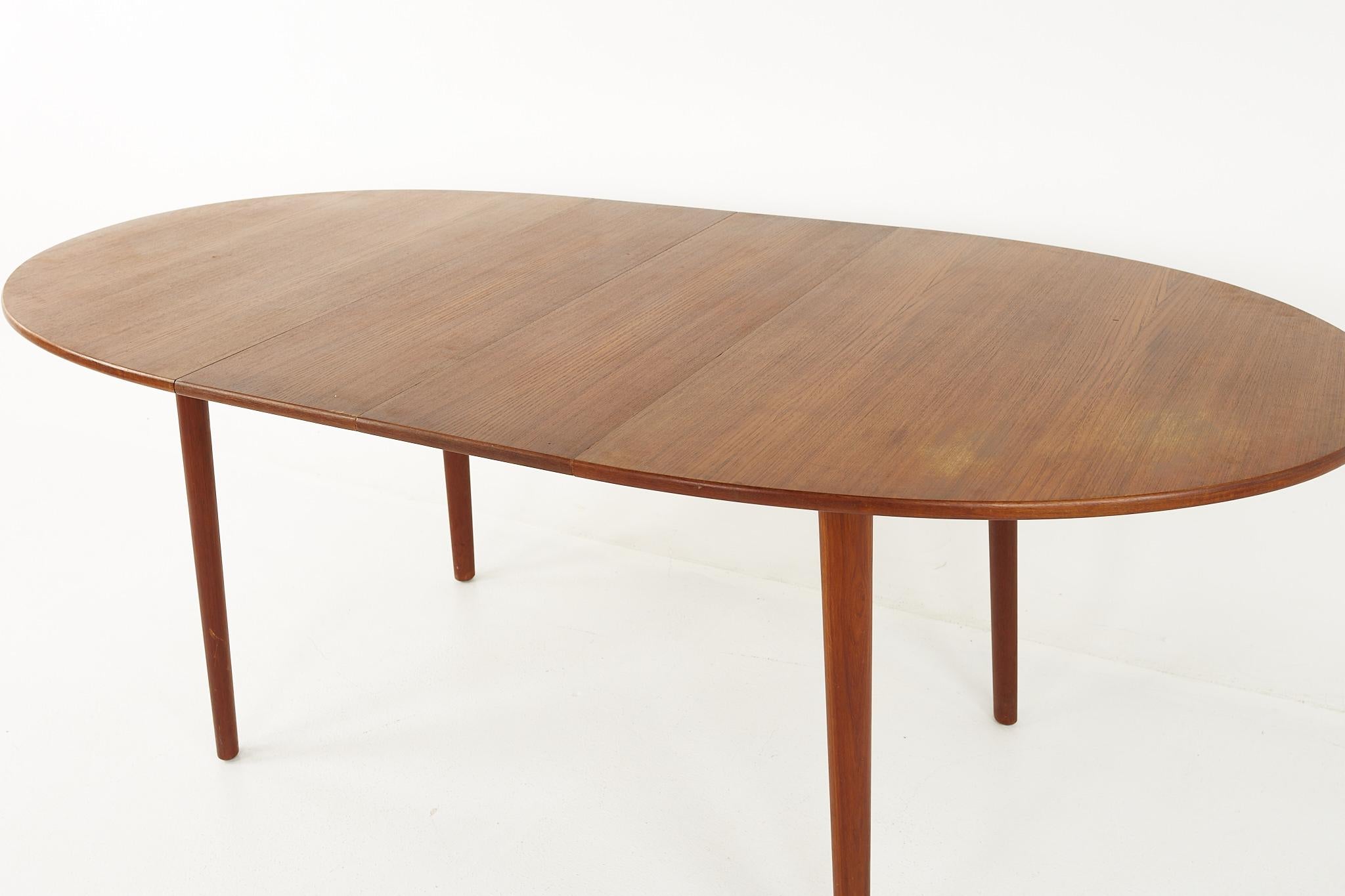 Peter Hvidt Mid Century Dining Table with 2 Leaves 11