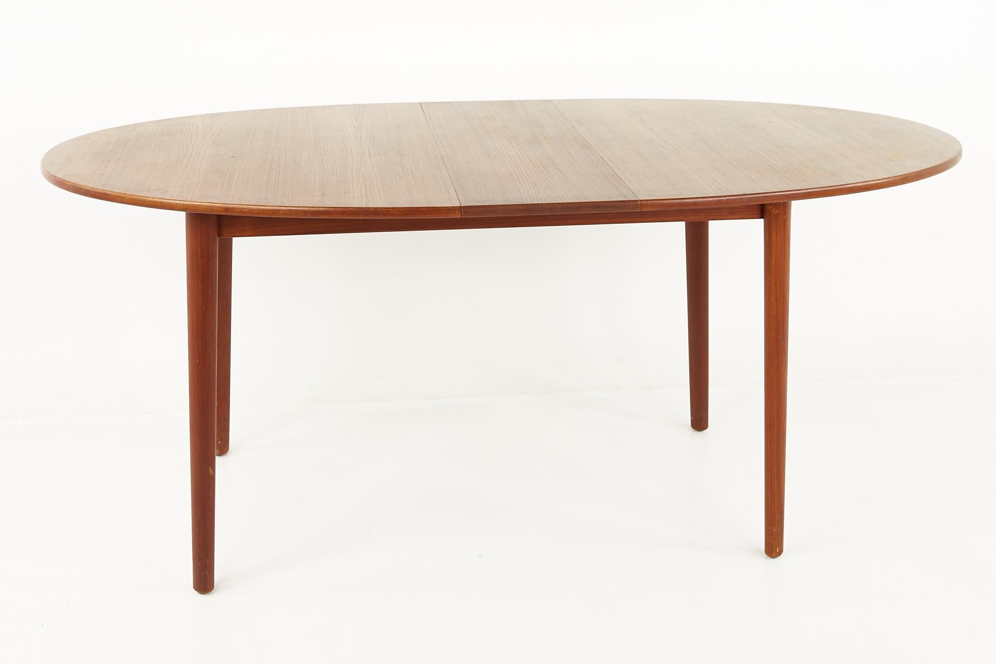 Peter Hvidt Mid Century Dining Table with 2 Leaves 1