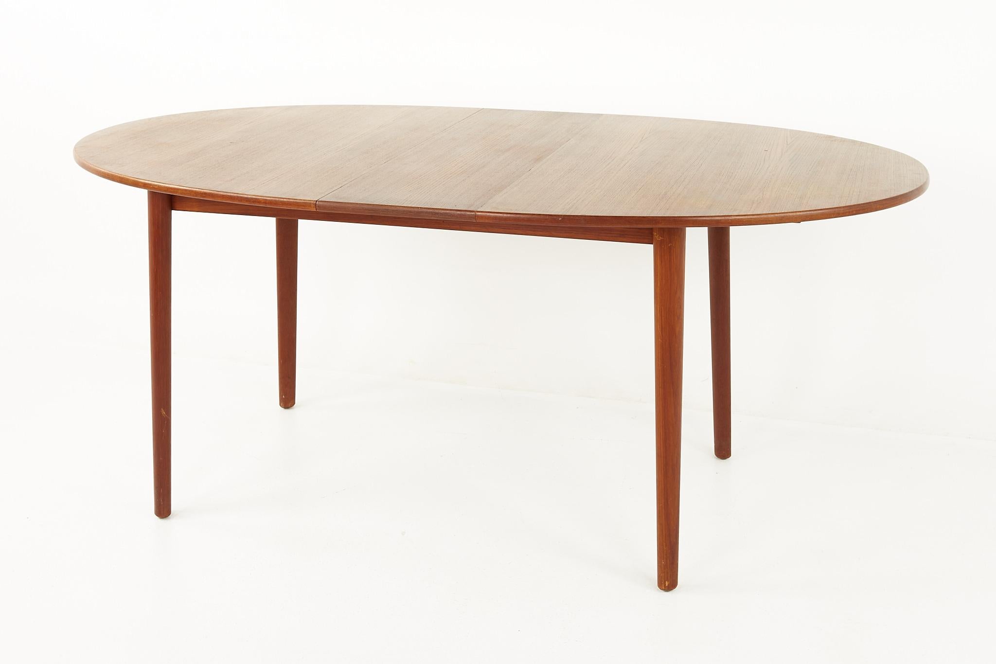 Peter Hvidt Mid Century Dining Table with 2 Leaves 2