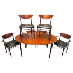 Table de salle à manger en teck du milieu du siècle et six chaises de Peter Hvidt pour John Stuart Furniture