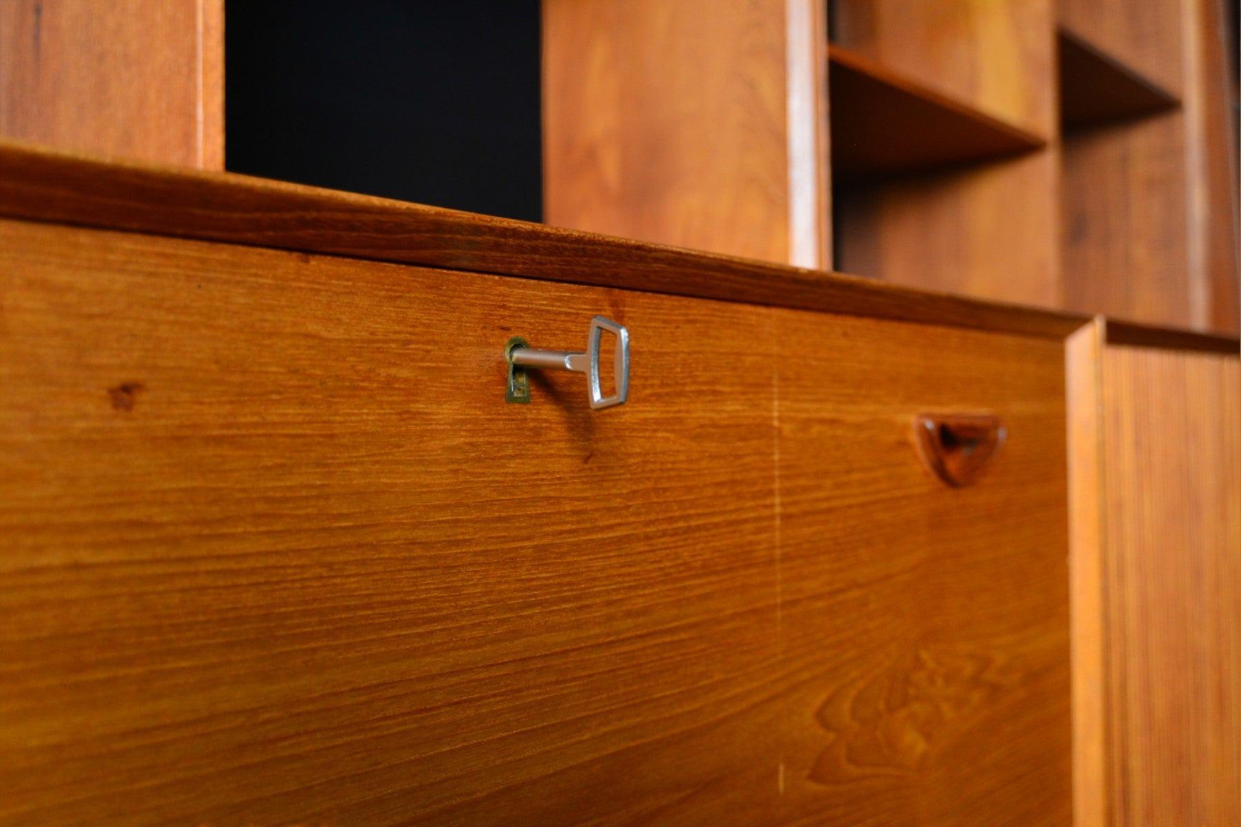 Librerie / pensili modulari in teak massiccio di Peter Hvidt In condizioni buone in vendita a Berkeley, CA