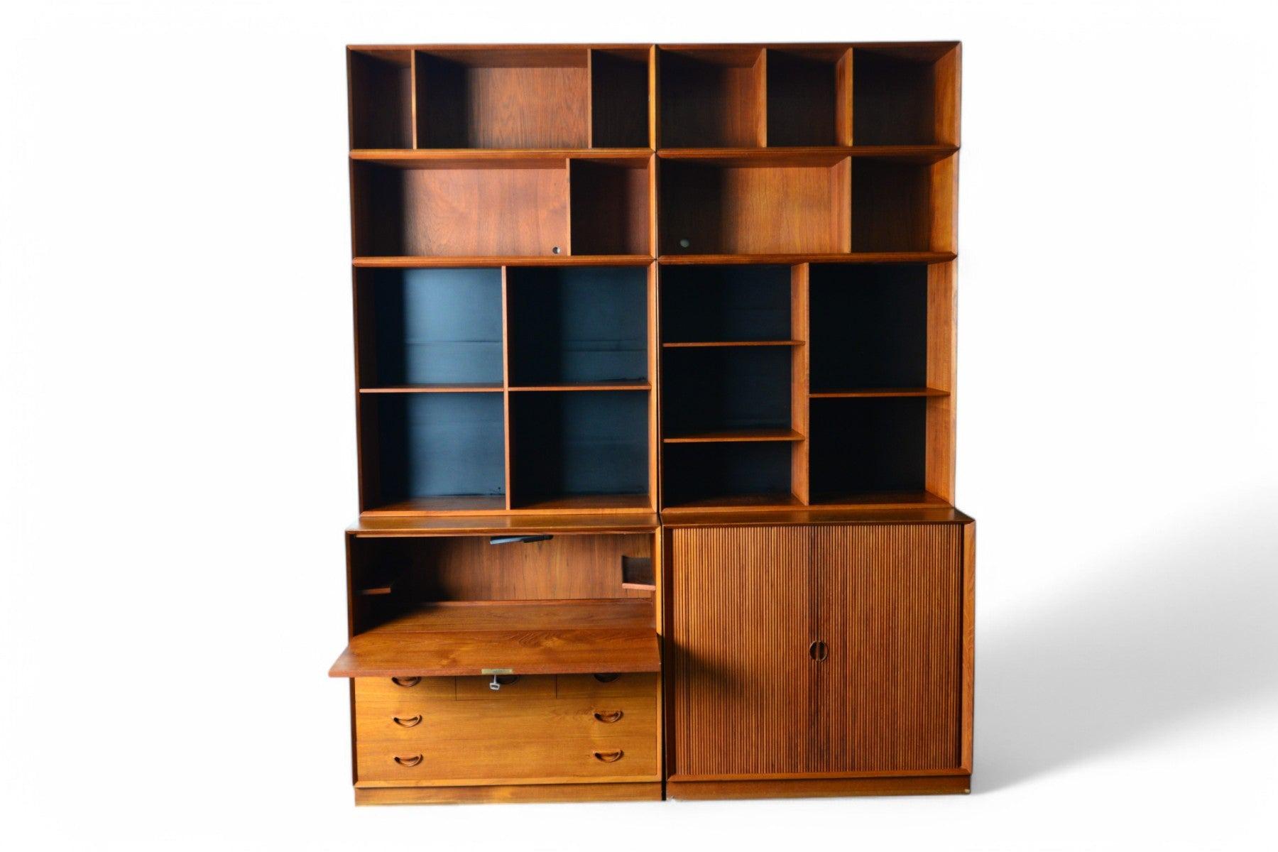 XX secolo Librerie / pensili modulari in teak massiccio di Peter Hvidt in vendita