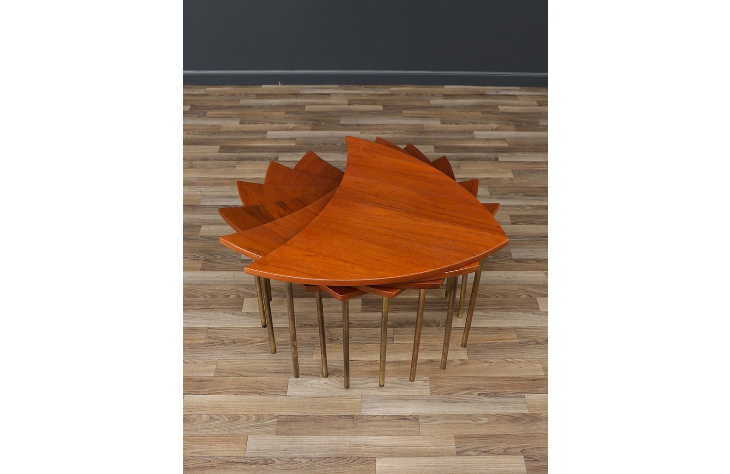 Table basse modulaire en teck et laiton de Peter Hvidt pour France & Son en vente 4