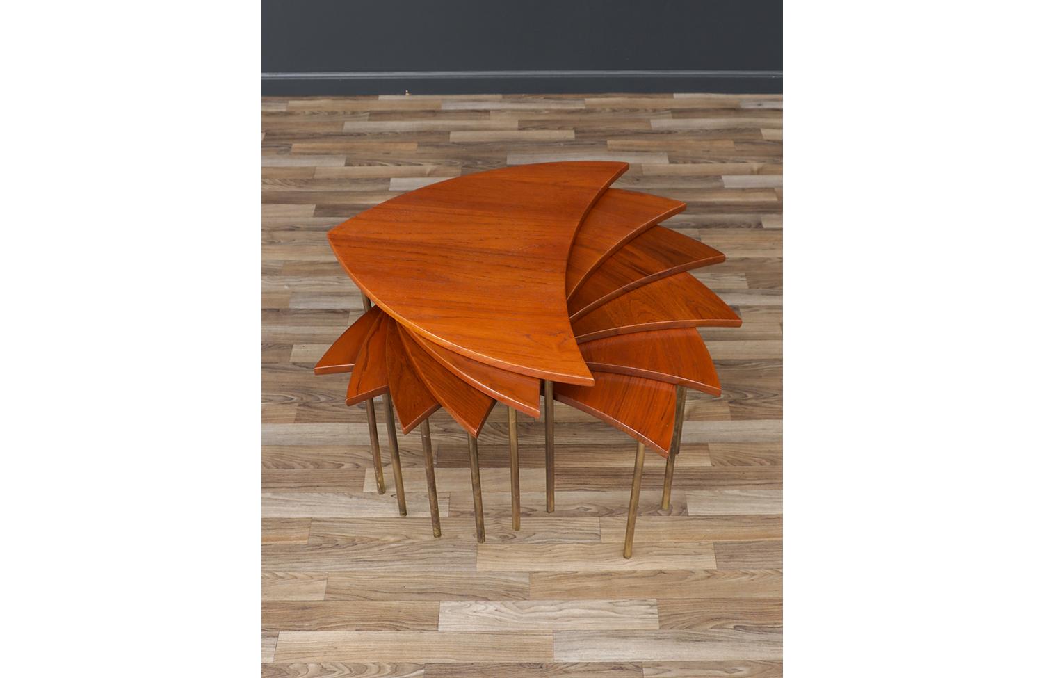 Table basse modulaire en teck et laiton de Peter Hvidt pour France & Son en vente 5