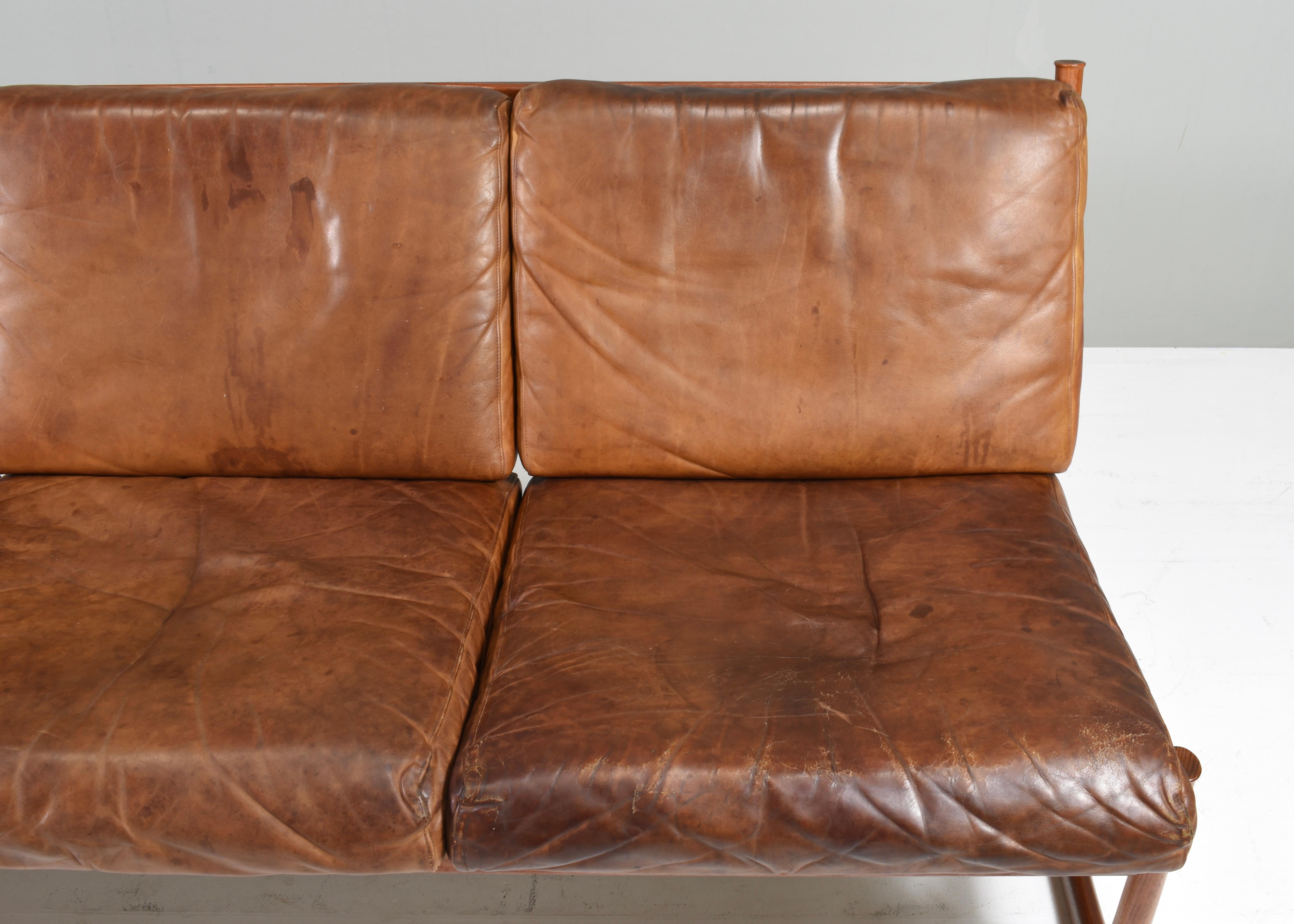 Peter Hvidt & Orla Mølgaard FD130 Teak sofa in Cognac Leather - Denmark, 1950's For Sale 9