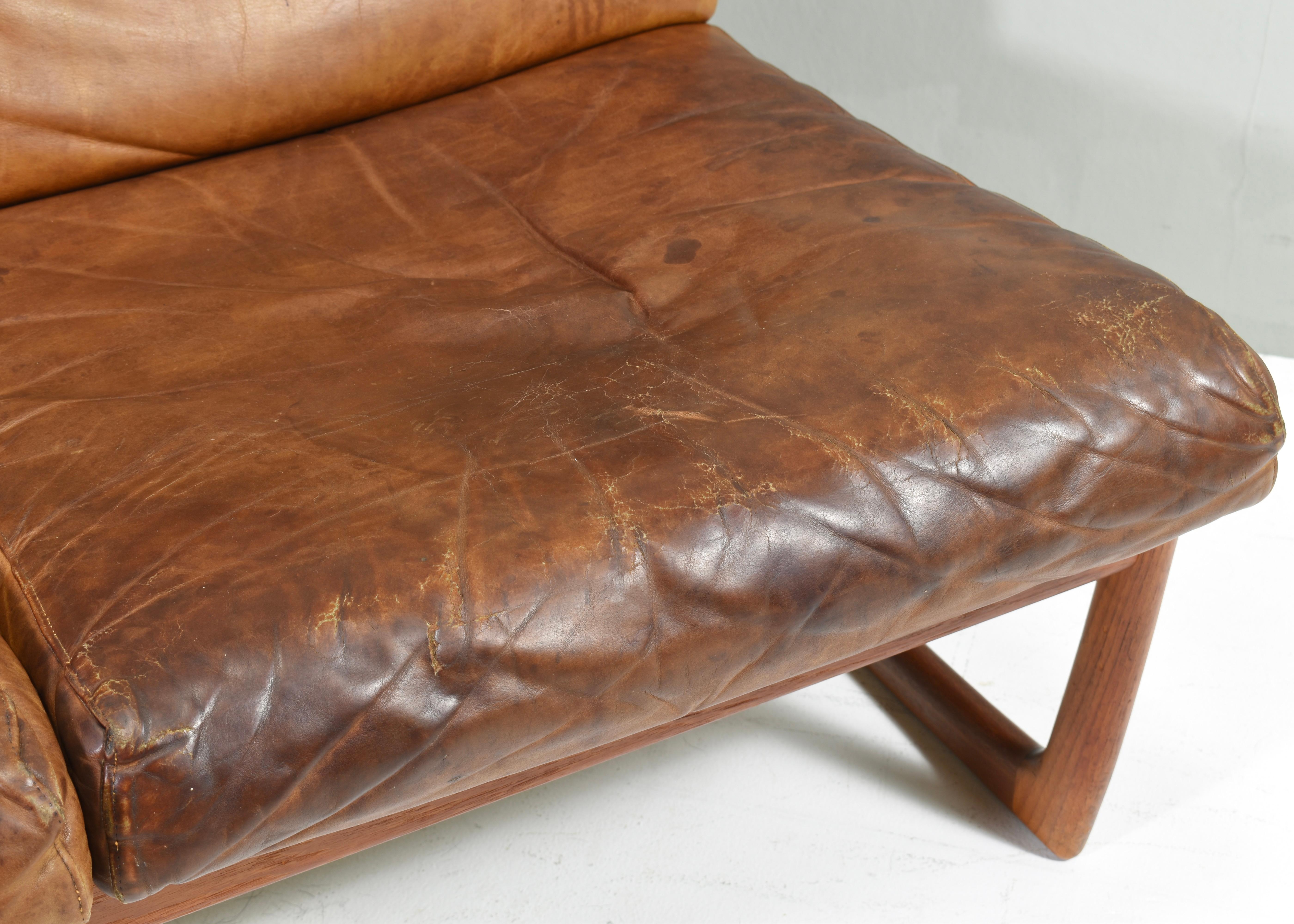 Peter Hvidt & Orla Mølgaard FD130 Teak sofa in Cognac Leather - Denmark, 1950's For Sale 10