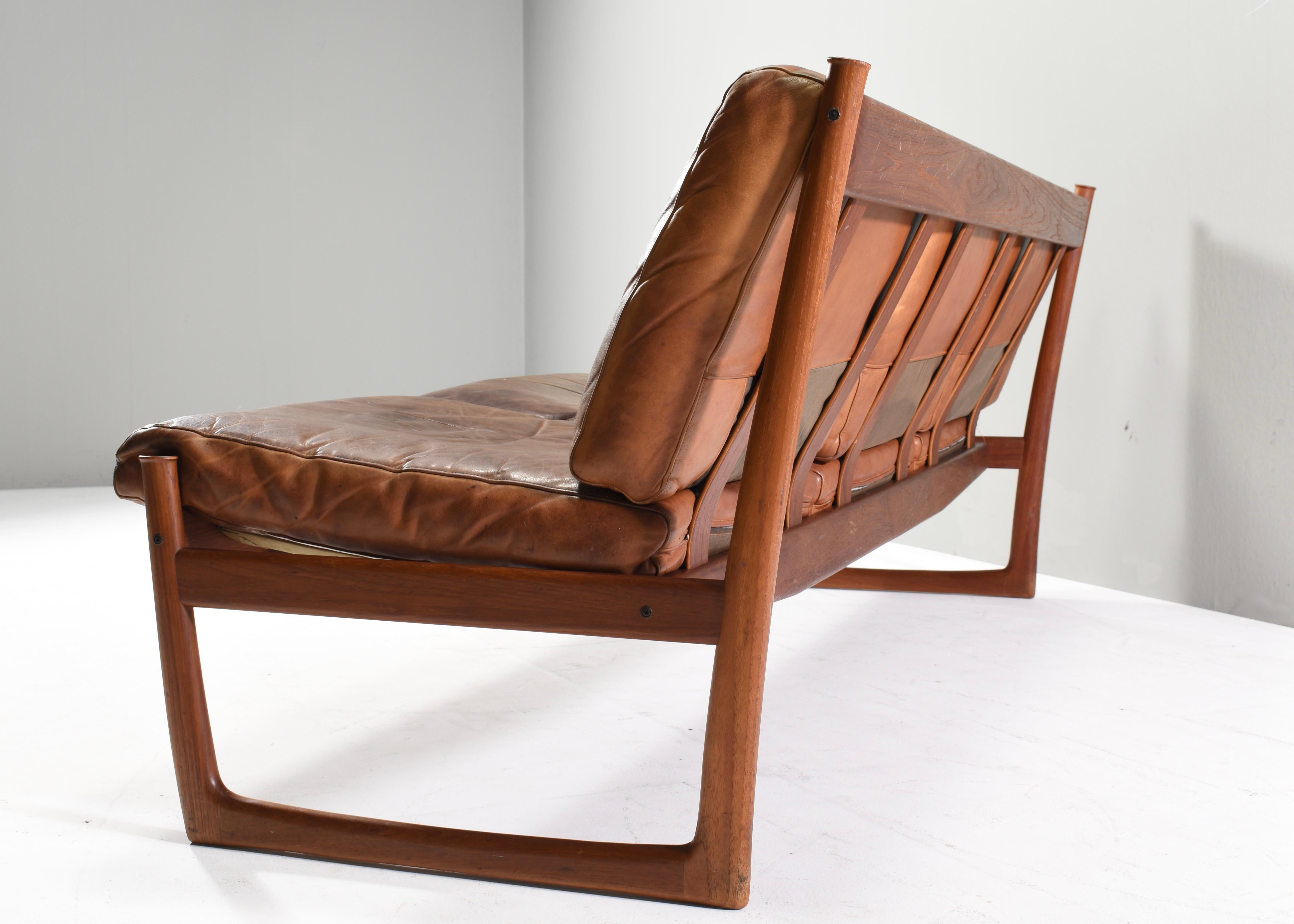 Peter Hvidt & Orla Mølgaard FD130 Teak sofa in Cognac Leather - Denmark, 1950's For Sale 11