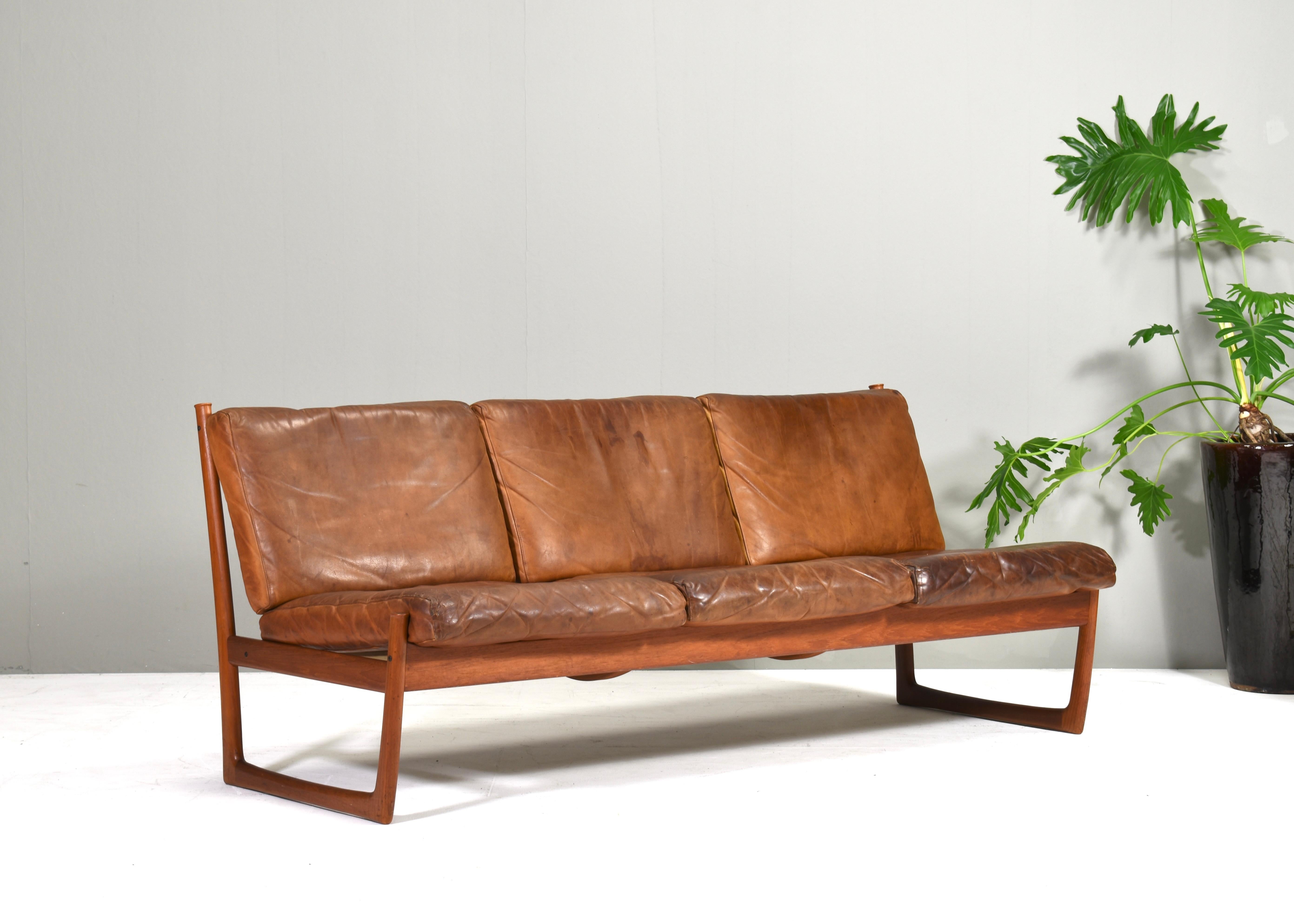 Mid-20th Century Peter Hvidt & Orla Mølgaard FD130 Teak sofa in Cognac Leather - Denmark, 1950's For Sale