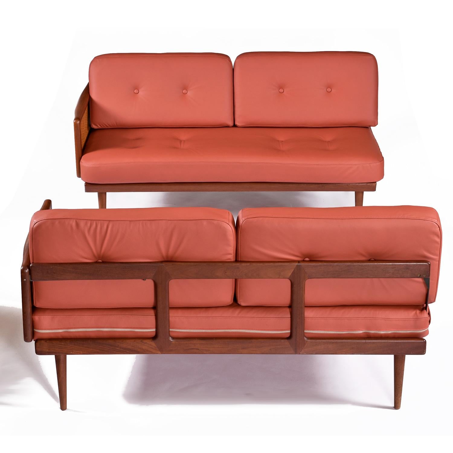 Scandinavian Modern Peter Hvidt Orla Mølgaard For John Stuart FD451 Daybed Sofas & Corner Table Set For Sale