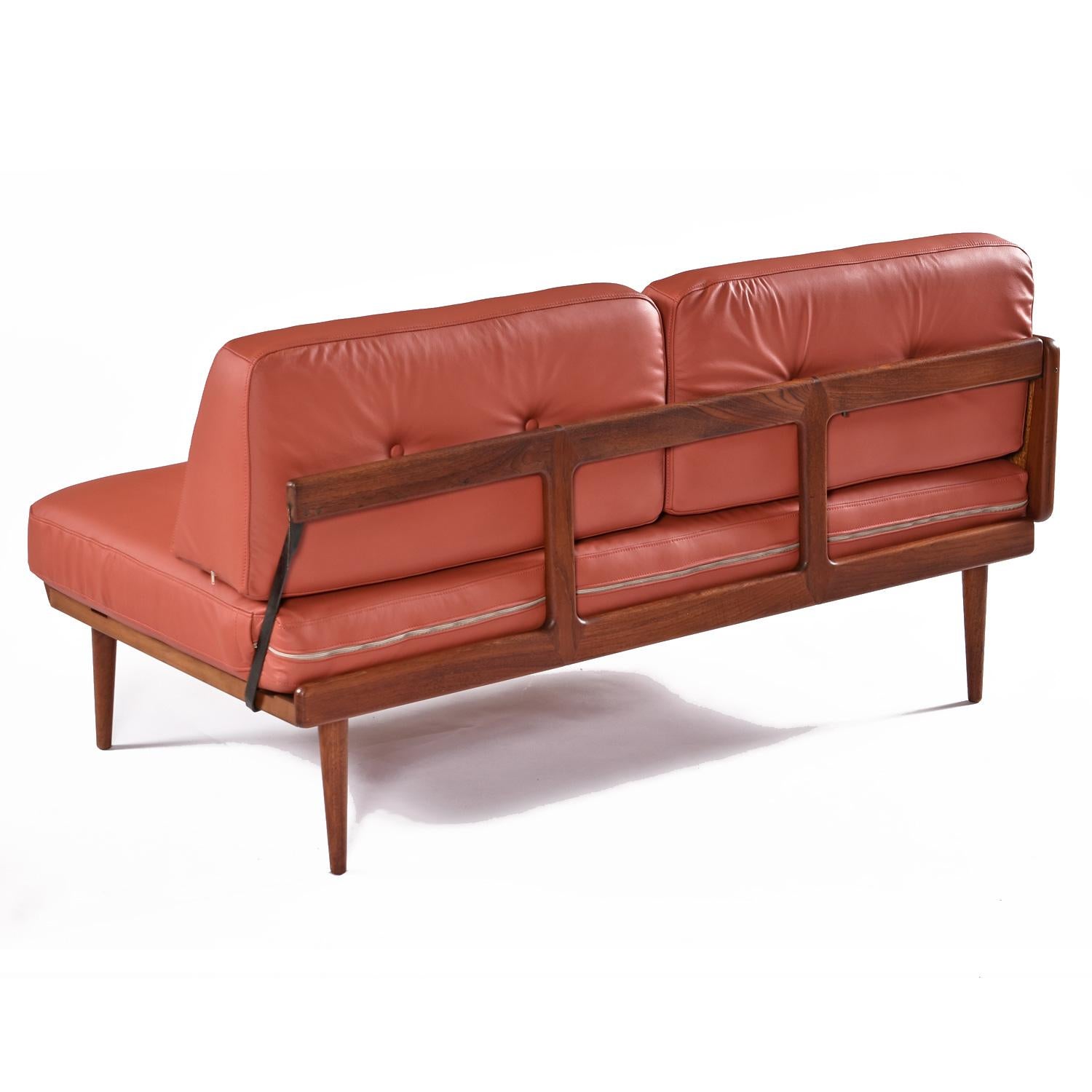 Peter Hvidt Orla Mølgaard For John Stuart FD451 Daybed Sofas & Corner Table Set In Good Condition For Sale In Chattanooga, TN