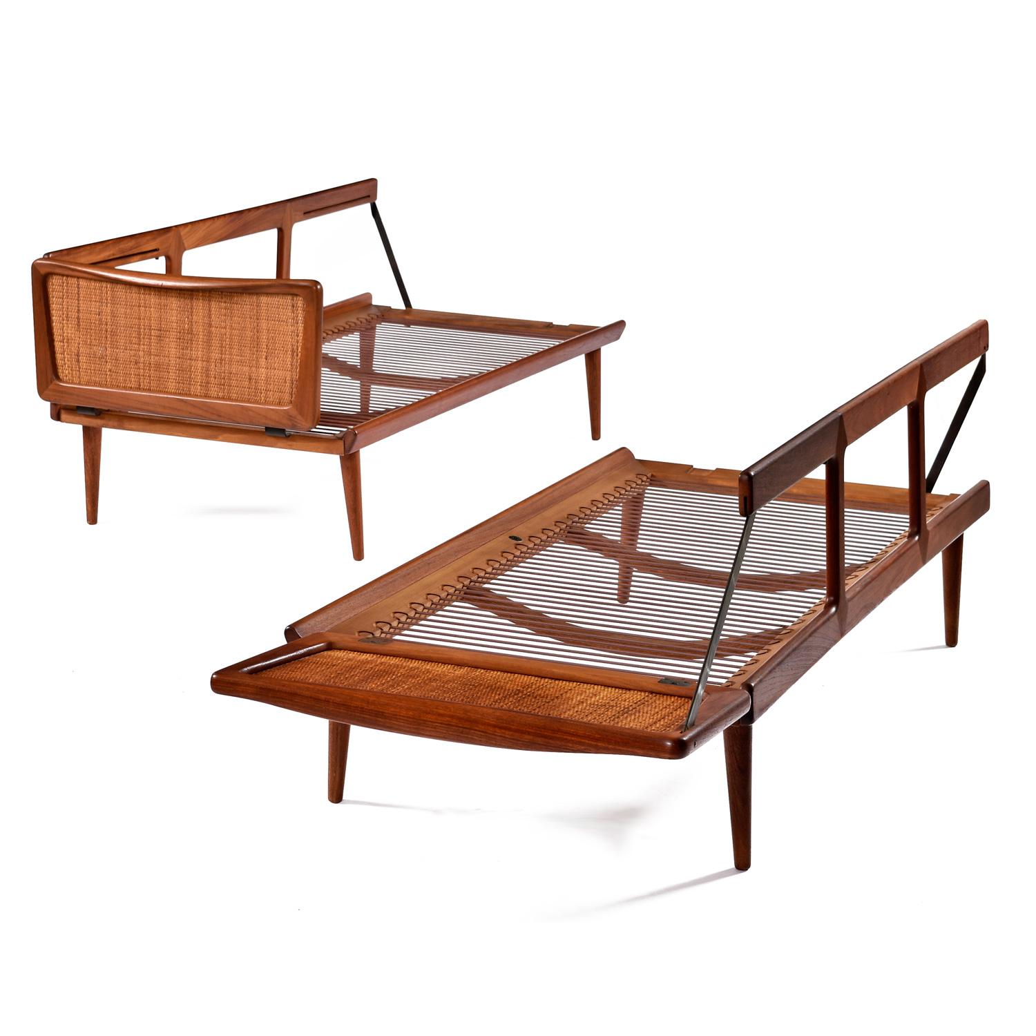 Mid-20th Century Peter Hvidt Orla Mølgaard For John Stuart FD451 Daybed Sofas & Corner Table Set For Sale