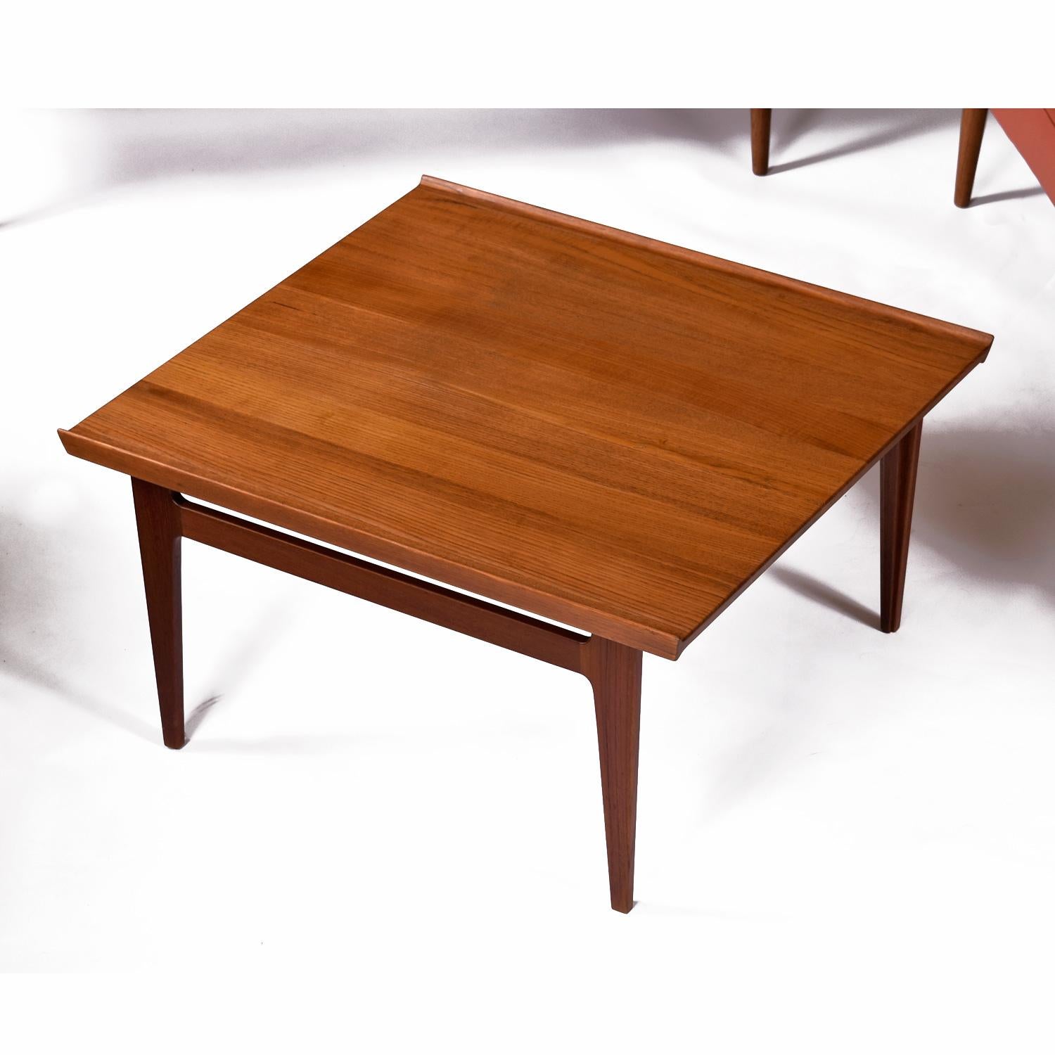 Peter Hvidt Orla Mølgaard For John Stuart FD451 Daybed Sofas & Corner Table Set For Sale 1