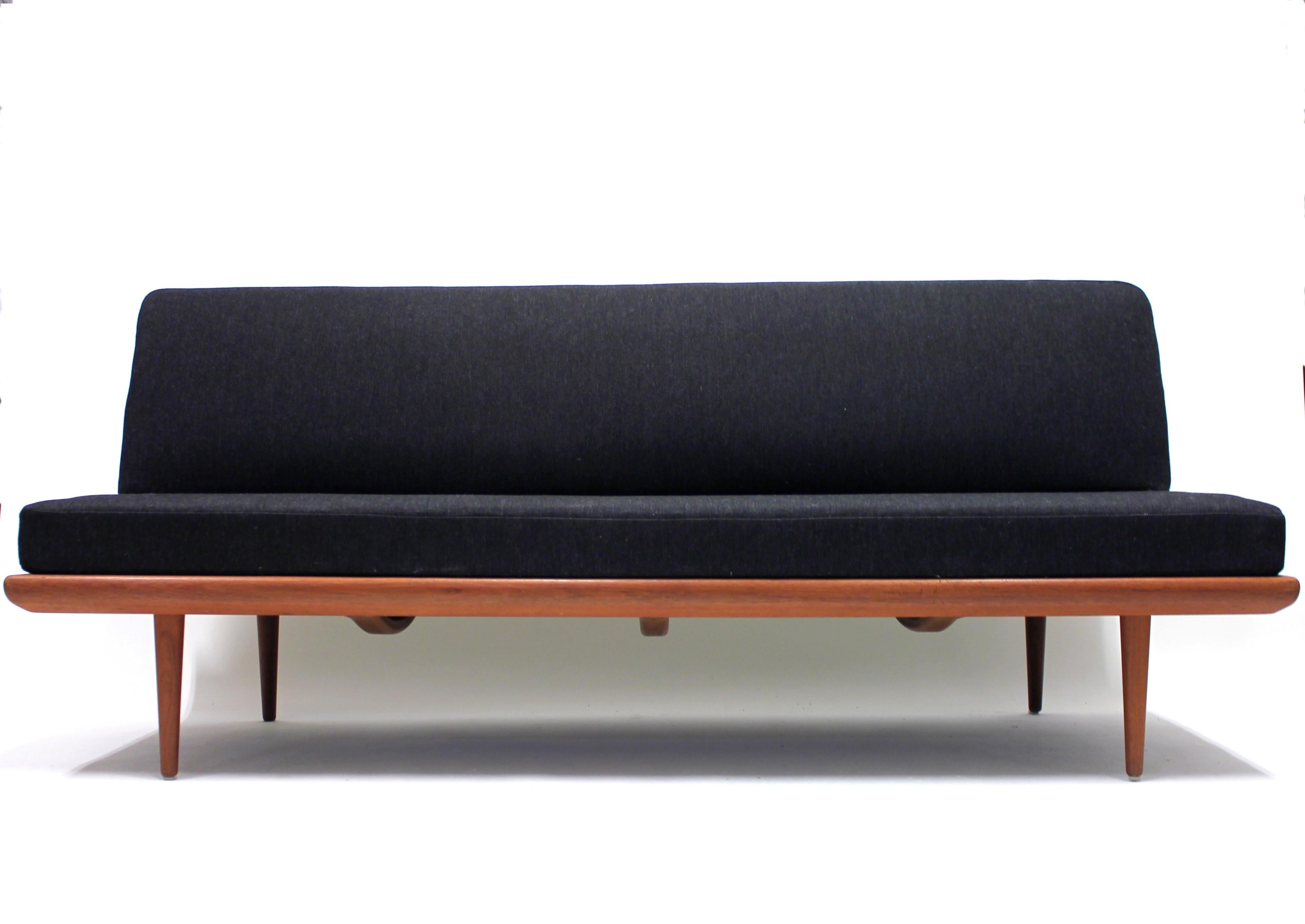 peter hvidt sofa