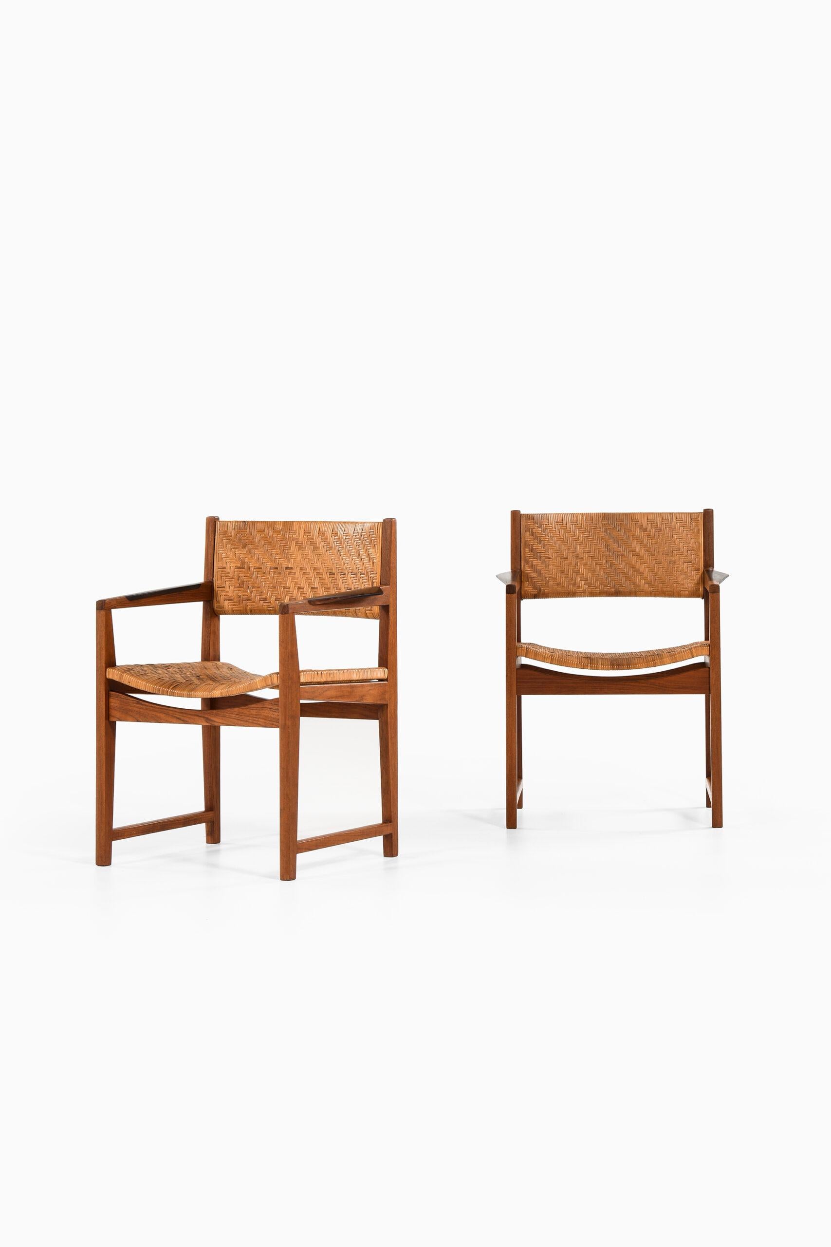 Rare pair of armchairs model 350 designed by Peter Hvidt & Orla Mølgaard-Nielsen. Produced by Søborg Møbler in Denmark.
Price listed is / item.