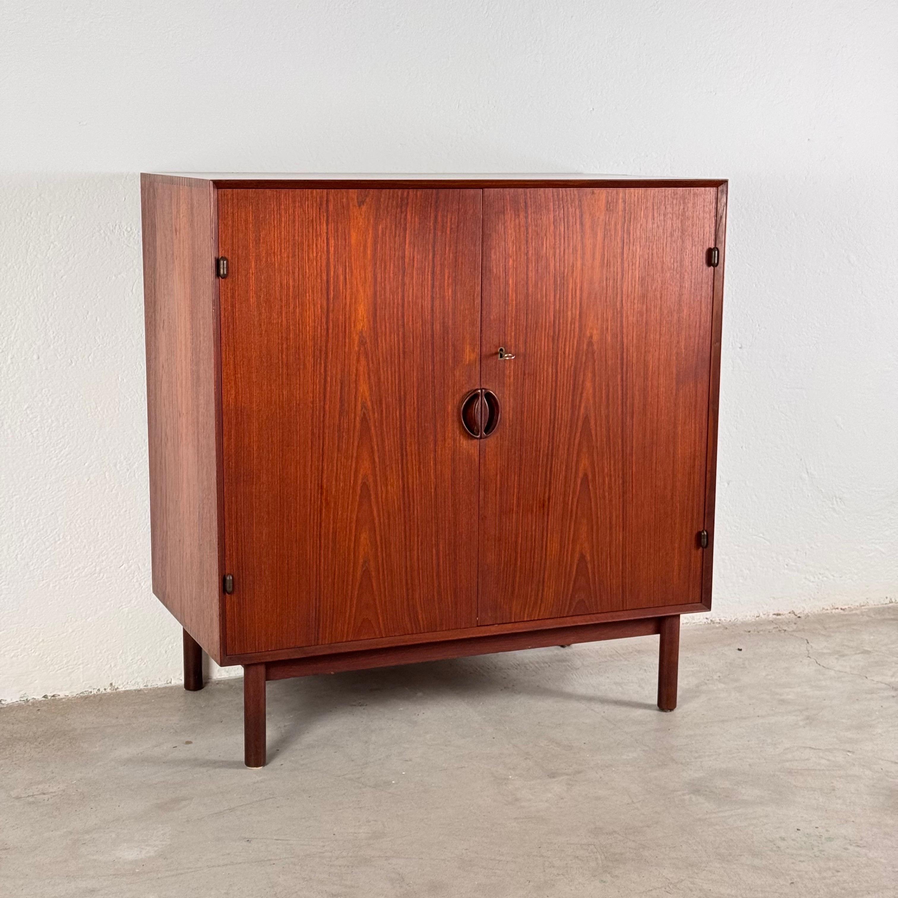 Danish Peter Hvidt & Orla Mølgaard-Nielsen Cabinet in Teak for Søborg Møbelfabrik, 1956 For Sale