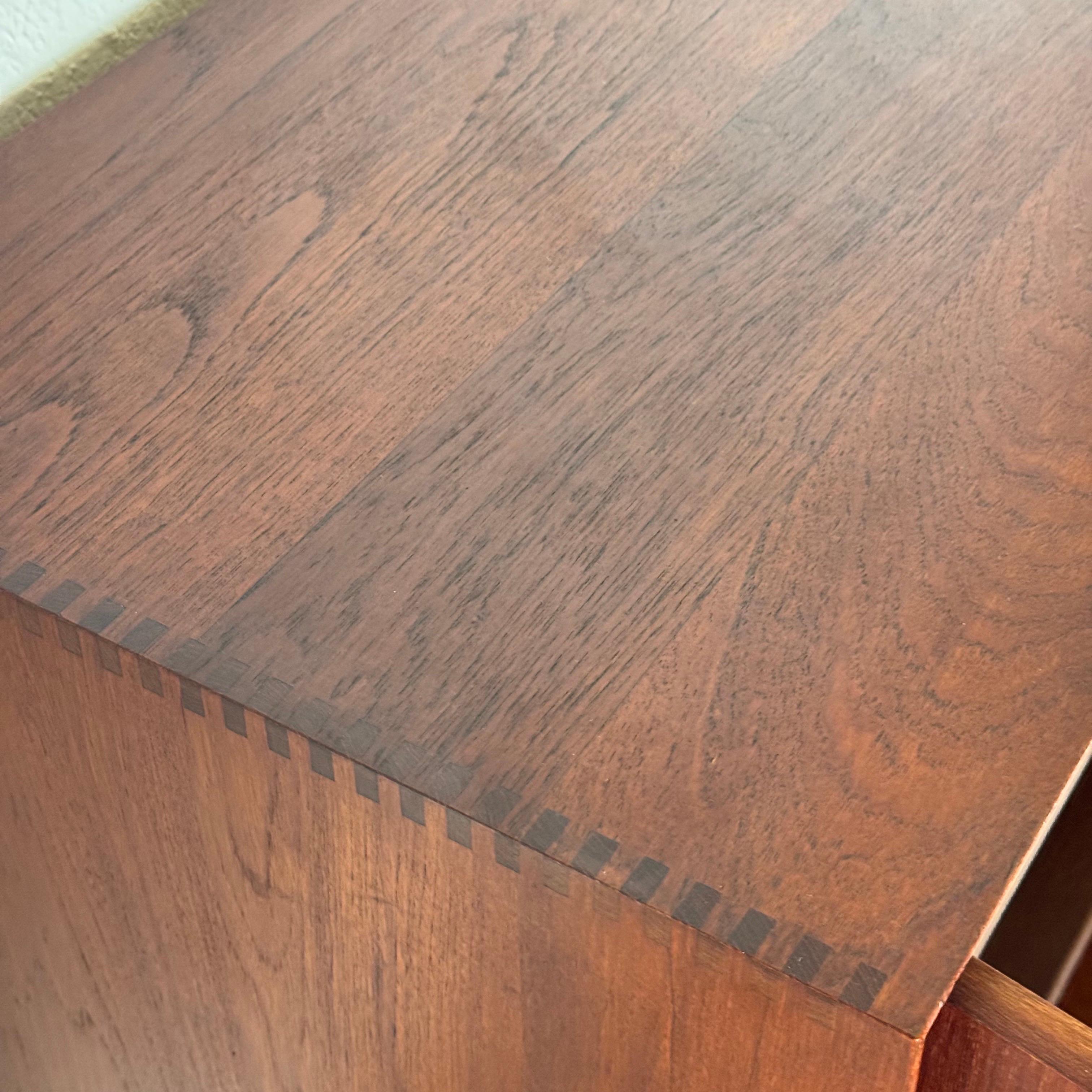 Peter Hvidt & Orla Mølgaard-Nielsen Cabinet in Teak for Søborg Møbelfabrik, 1956 In Good Condition For Sale In Bagnolo Mella, Brescia